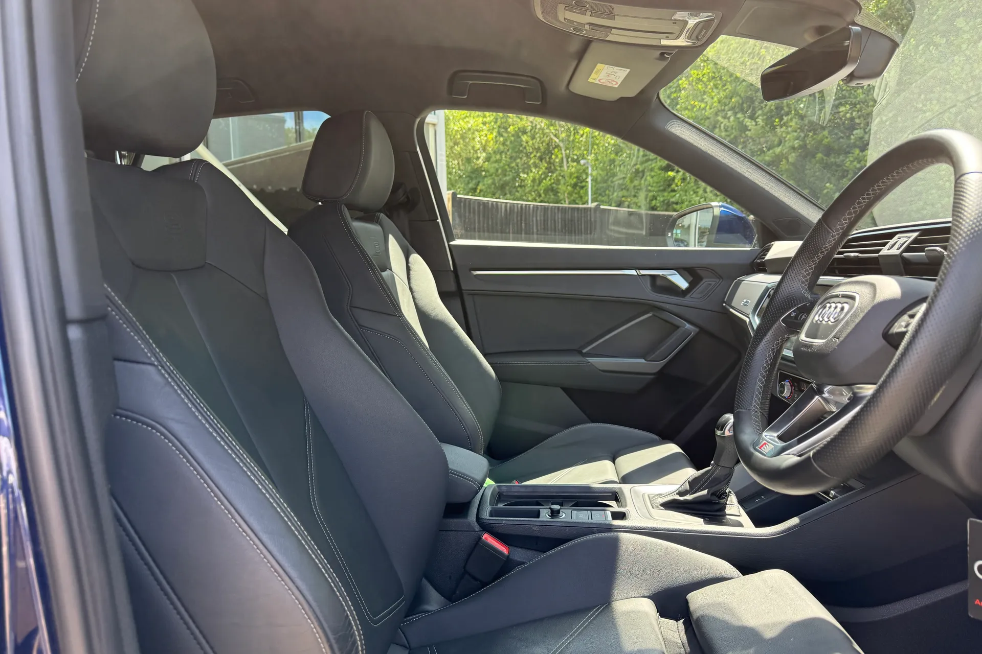 Audi Q3 thumbnail image number 29