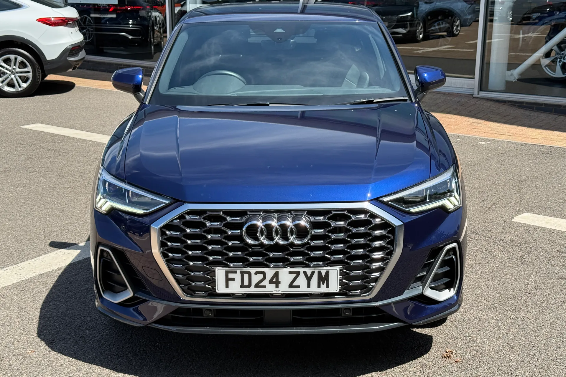Audi Q3 thumbnail image number 57
