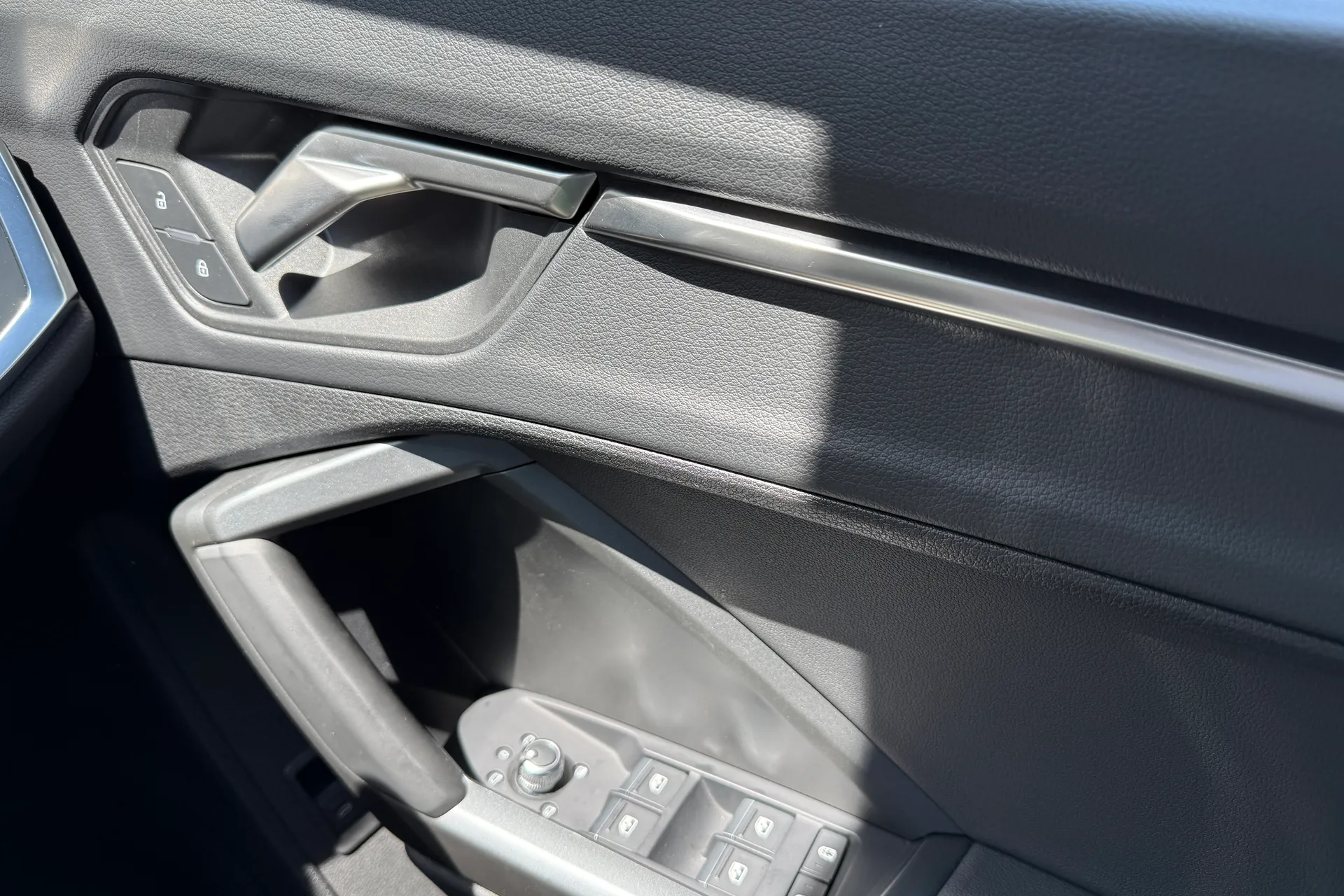 Audi Q3 thumbnail image number 21