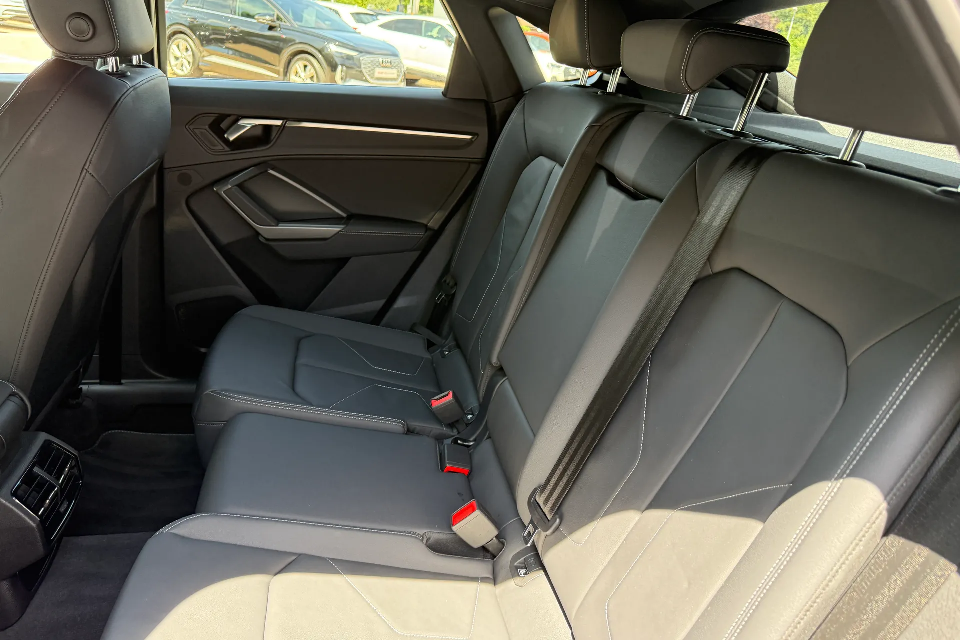 Audi Q3 thumbnail image number 51
