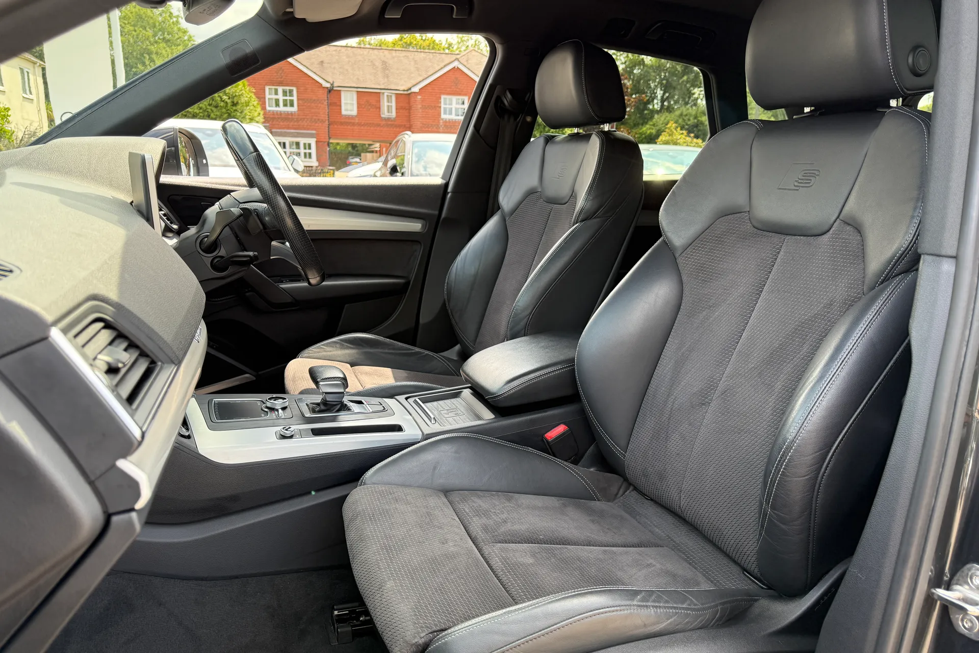 Audi Q5 thumbnail image number 25