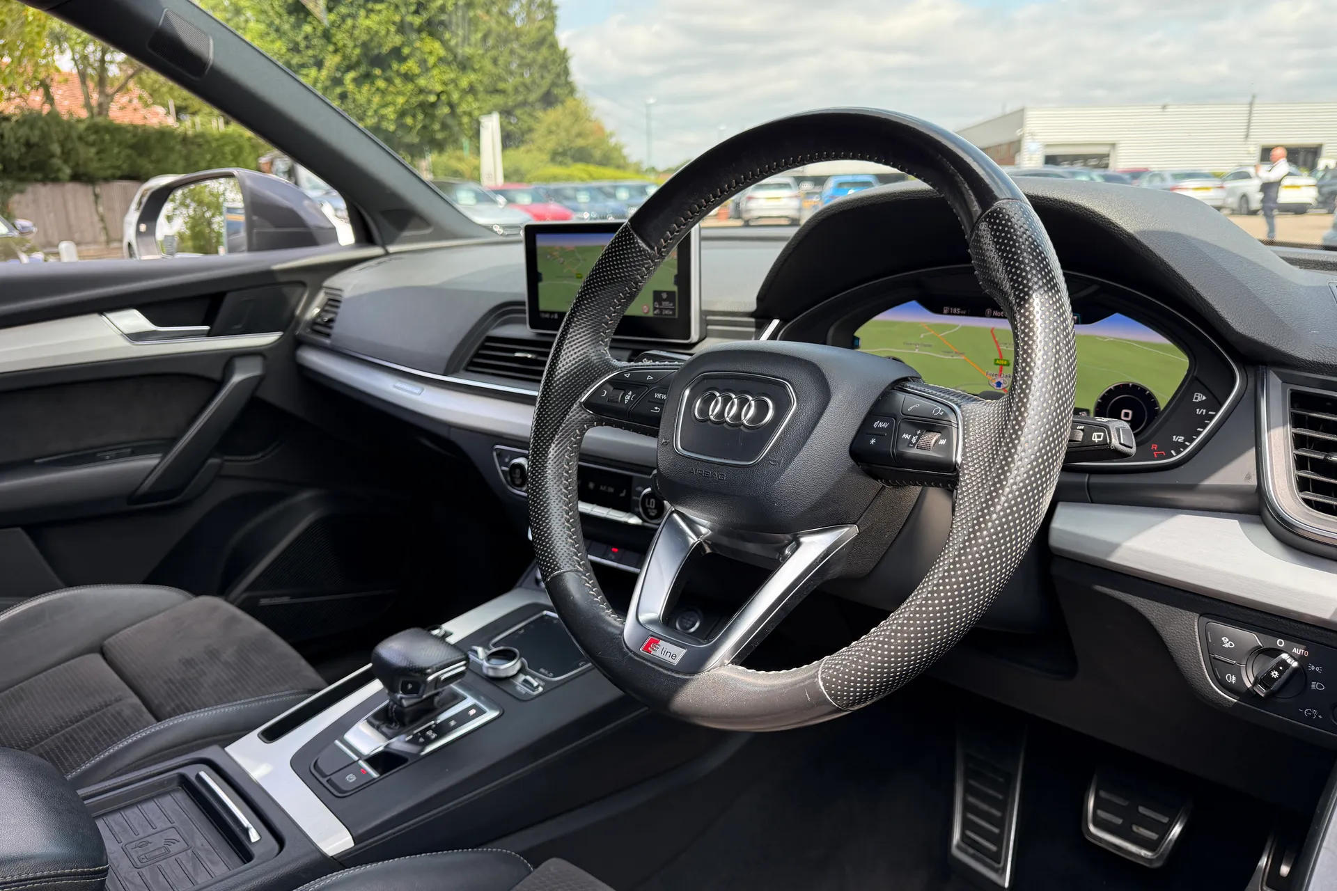Audi Q5 thumbnail image number 23