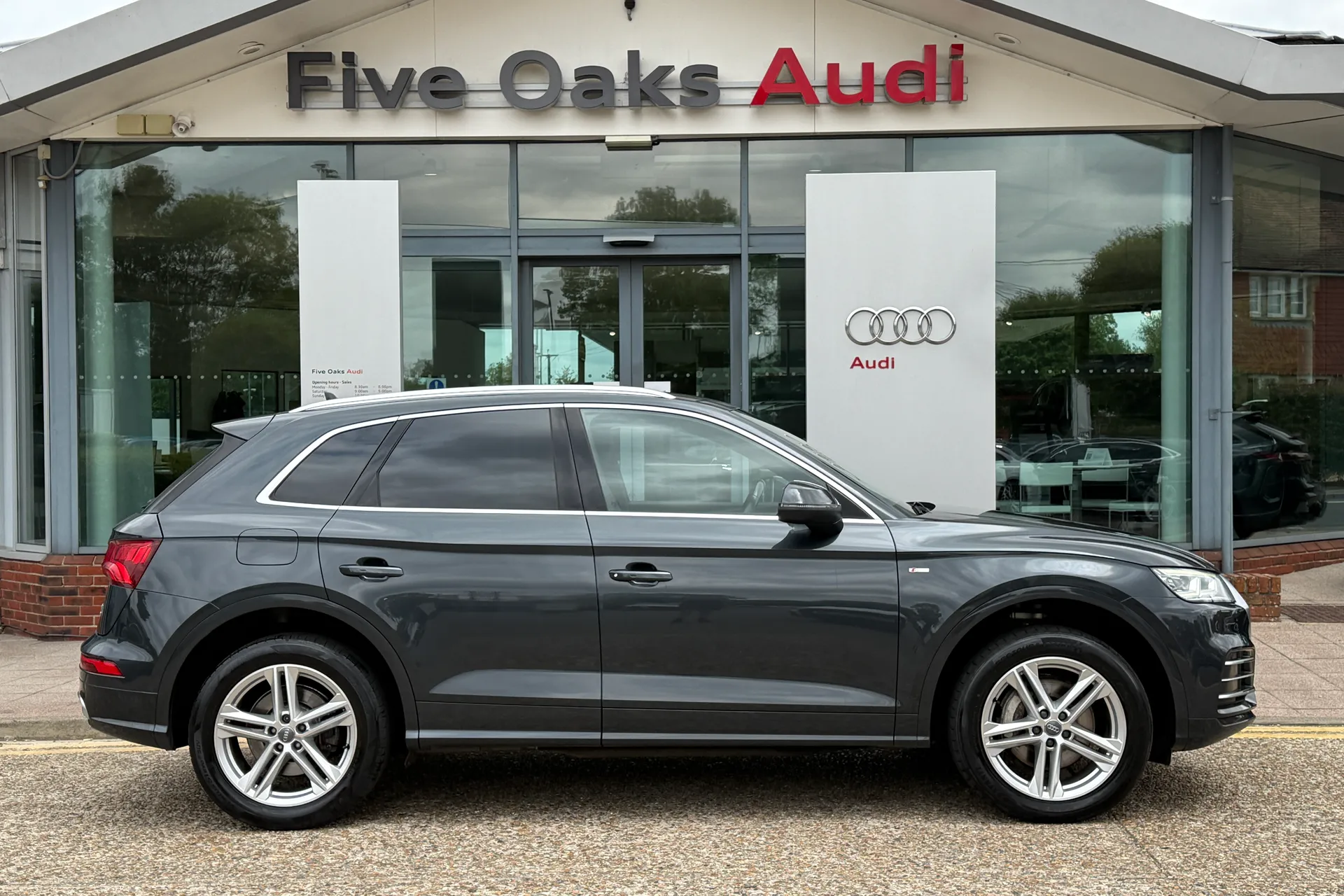 Audi Q5 thumbnail image number 2
