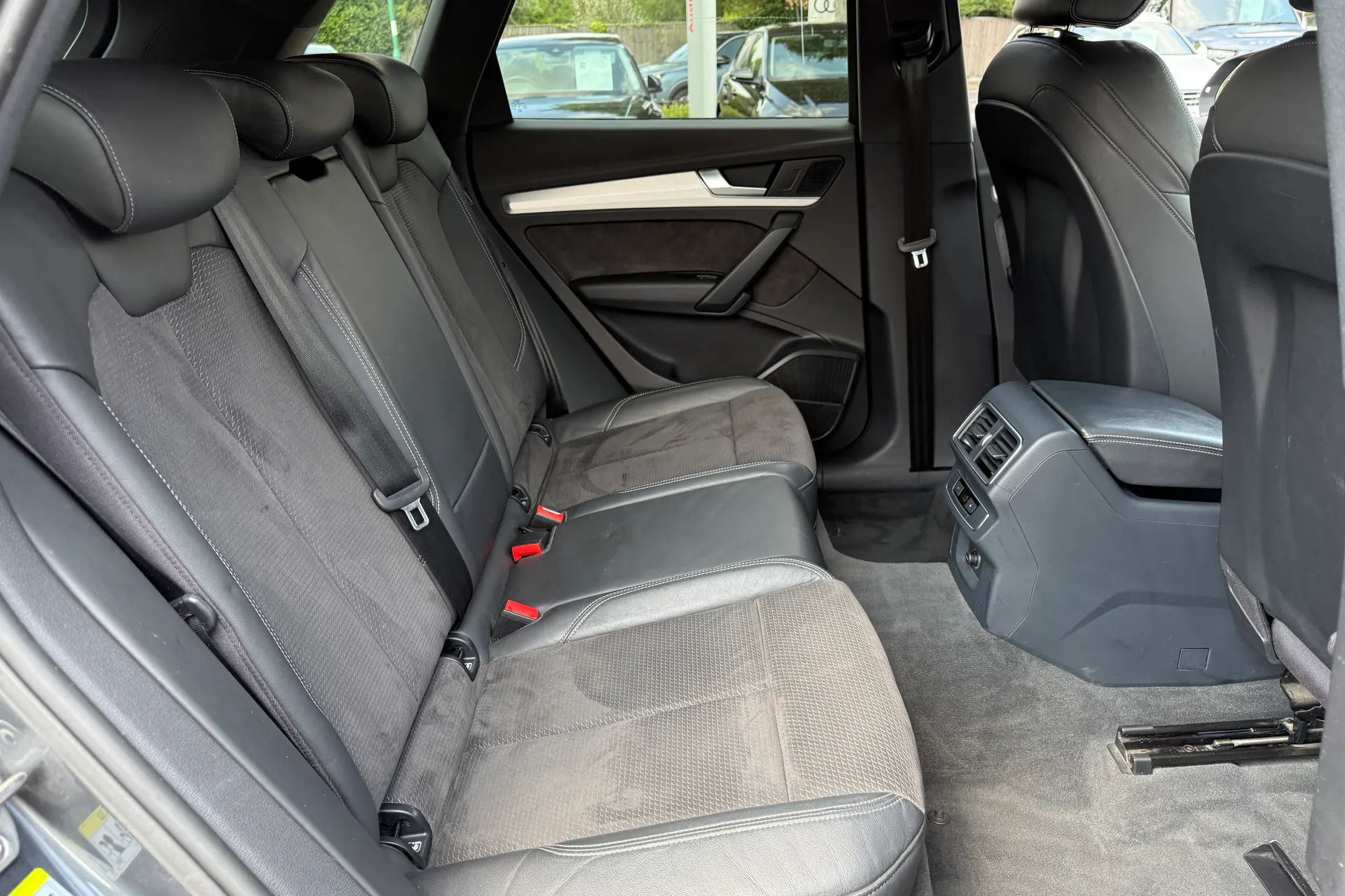 Audi Q5 thumbnail image number 38