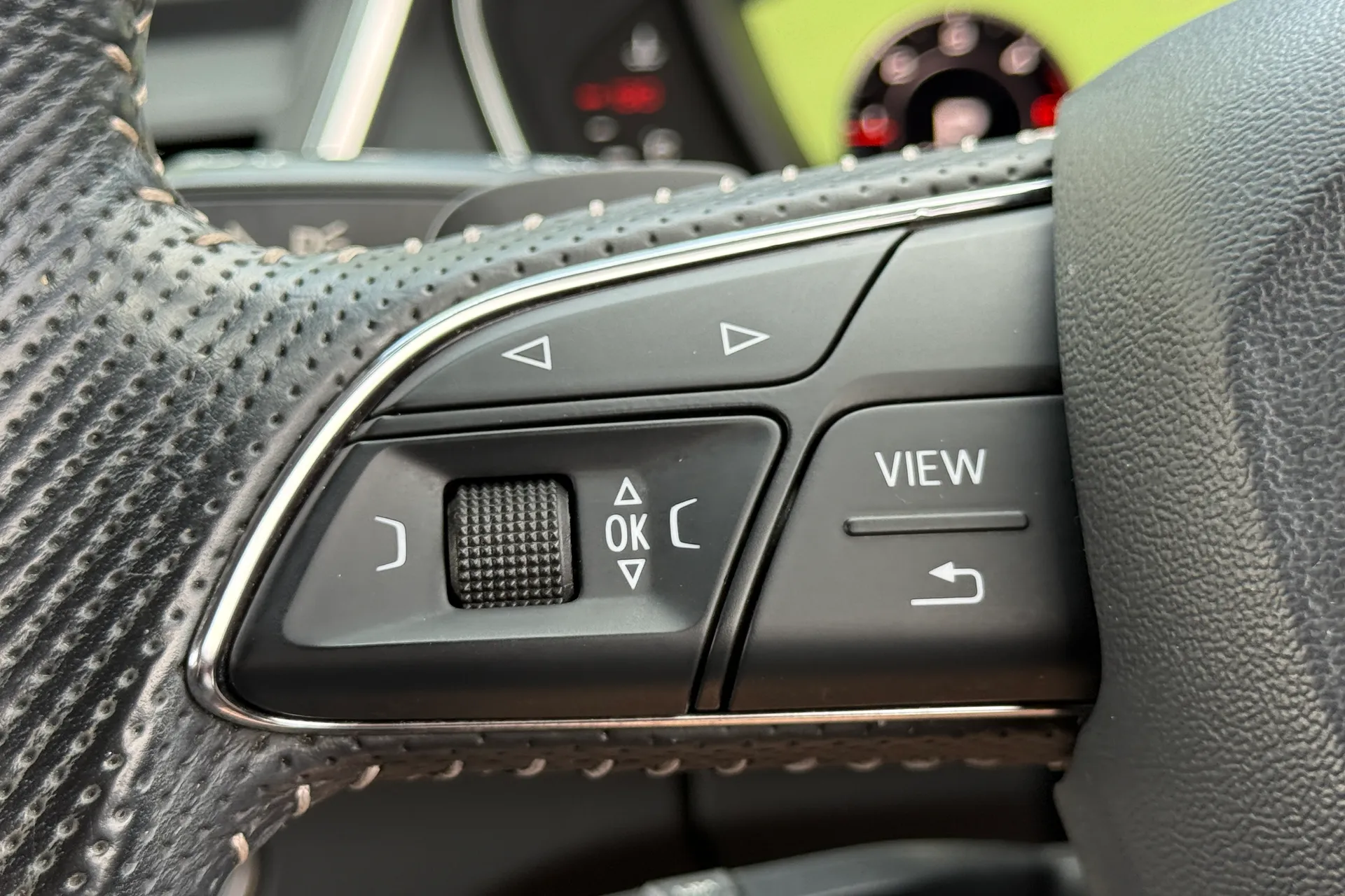 Audi Q5 thumbnail image number 16