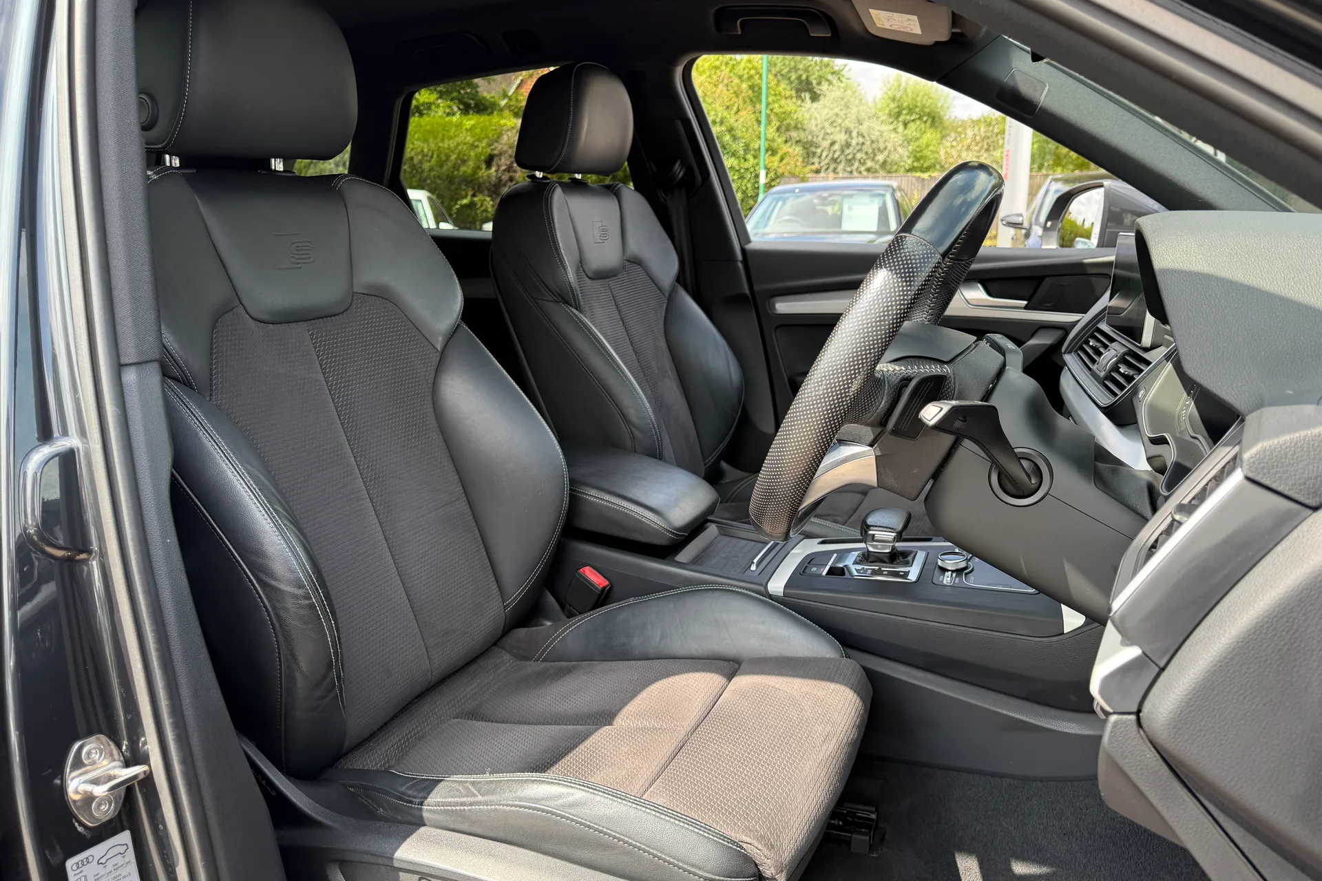 Audi Q5 thumbnail image number 22