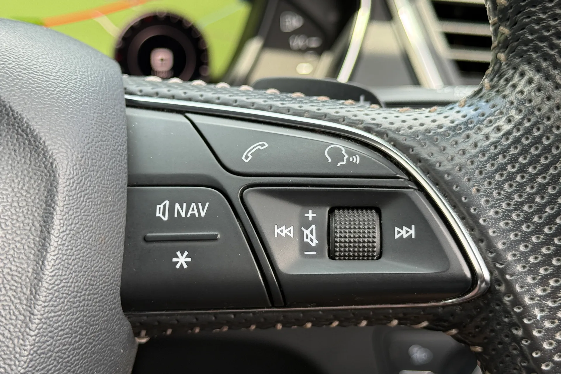 Audi Q5 thumbnail image number 17