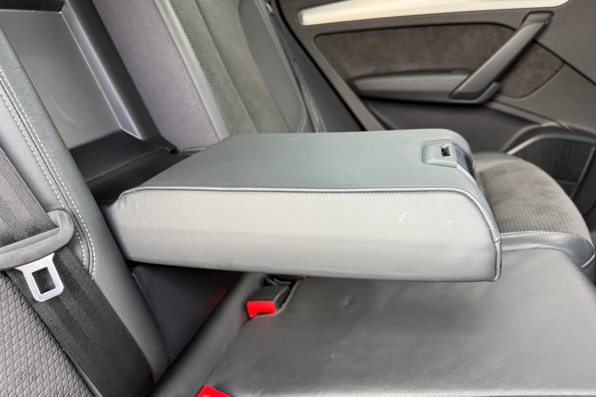 Audi Q5 thumbnail image number 39
