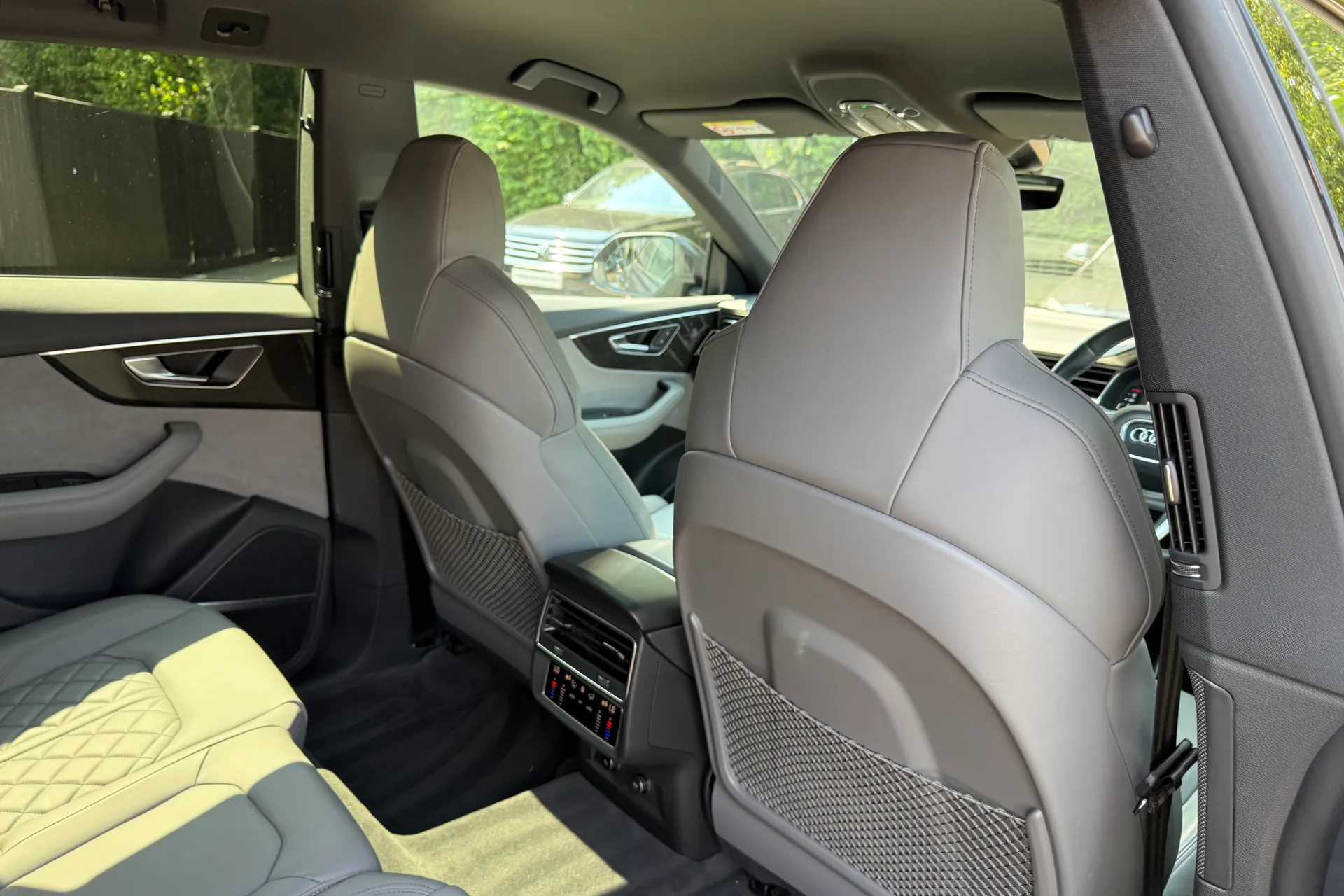 Audi Q8 thumbnail image number 37
