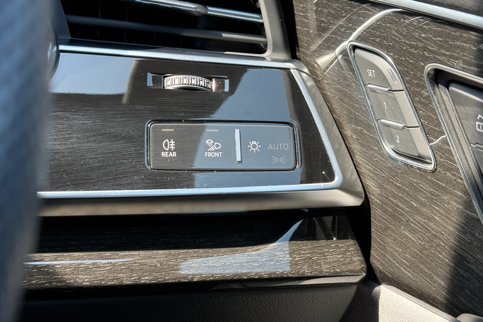 Audi Q8 thumbnail image number 23