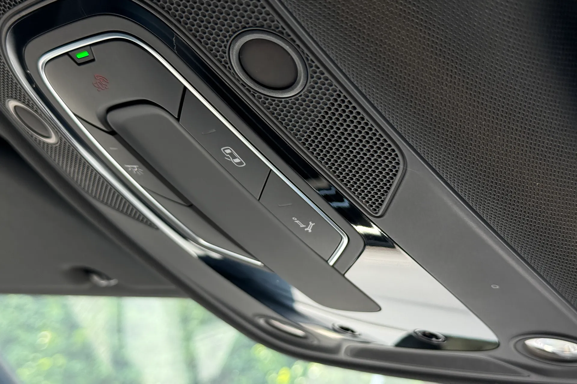 Audi Q8 thumbnail image number 19