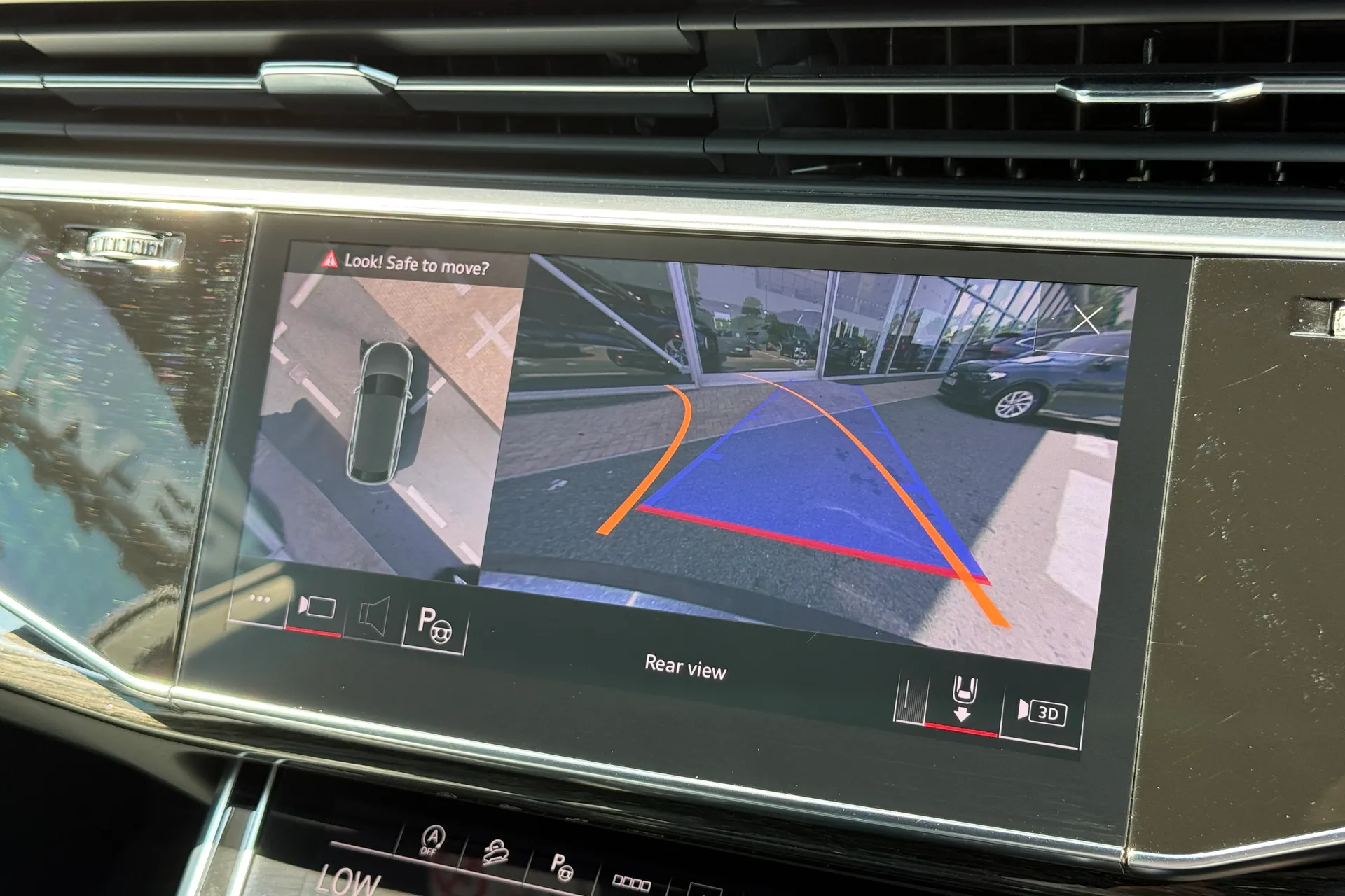 Audi Q8 thumbnail image number 6