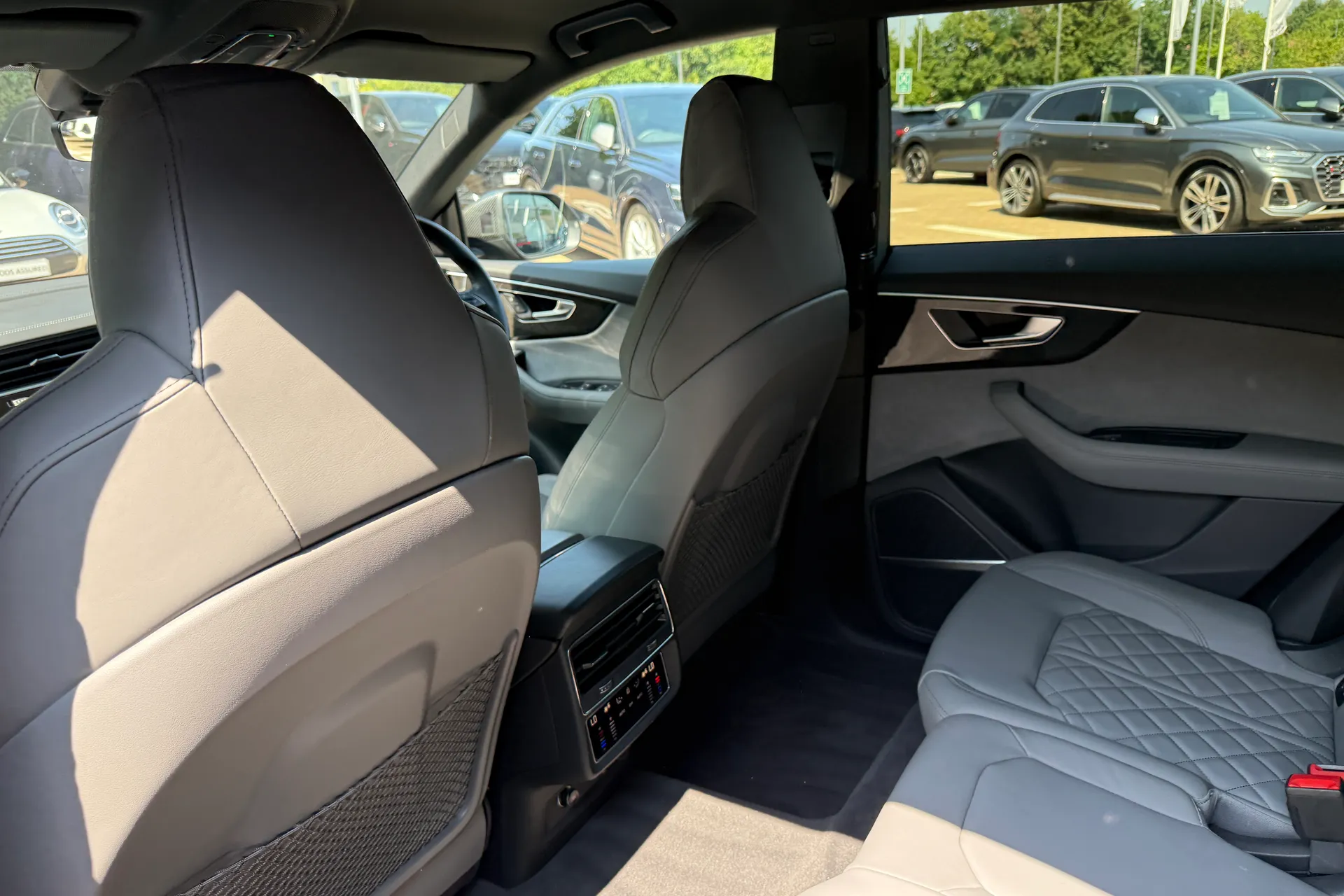 Audi Q8 thumbnail image number 49