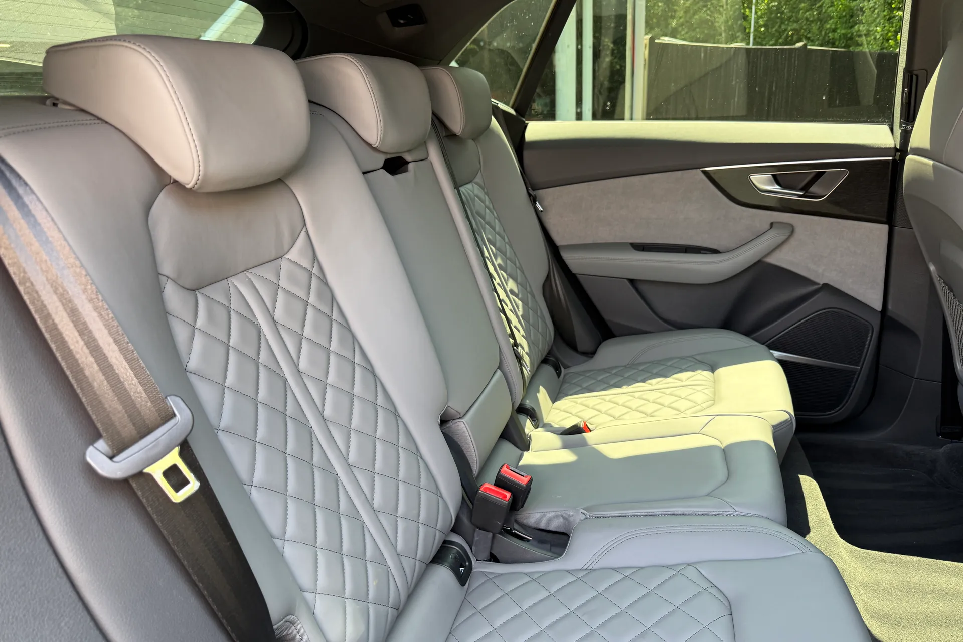 Audi Q8 thumbnail image number 35
