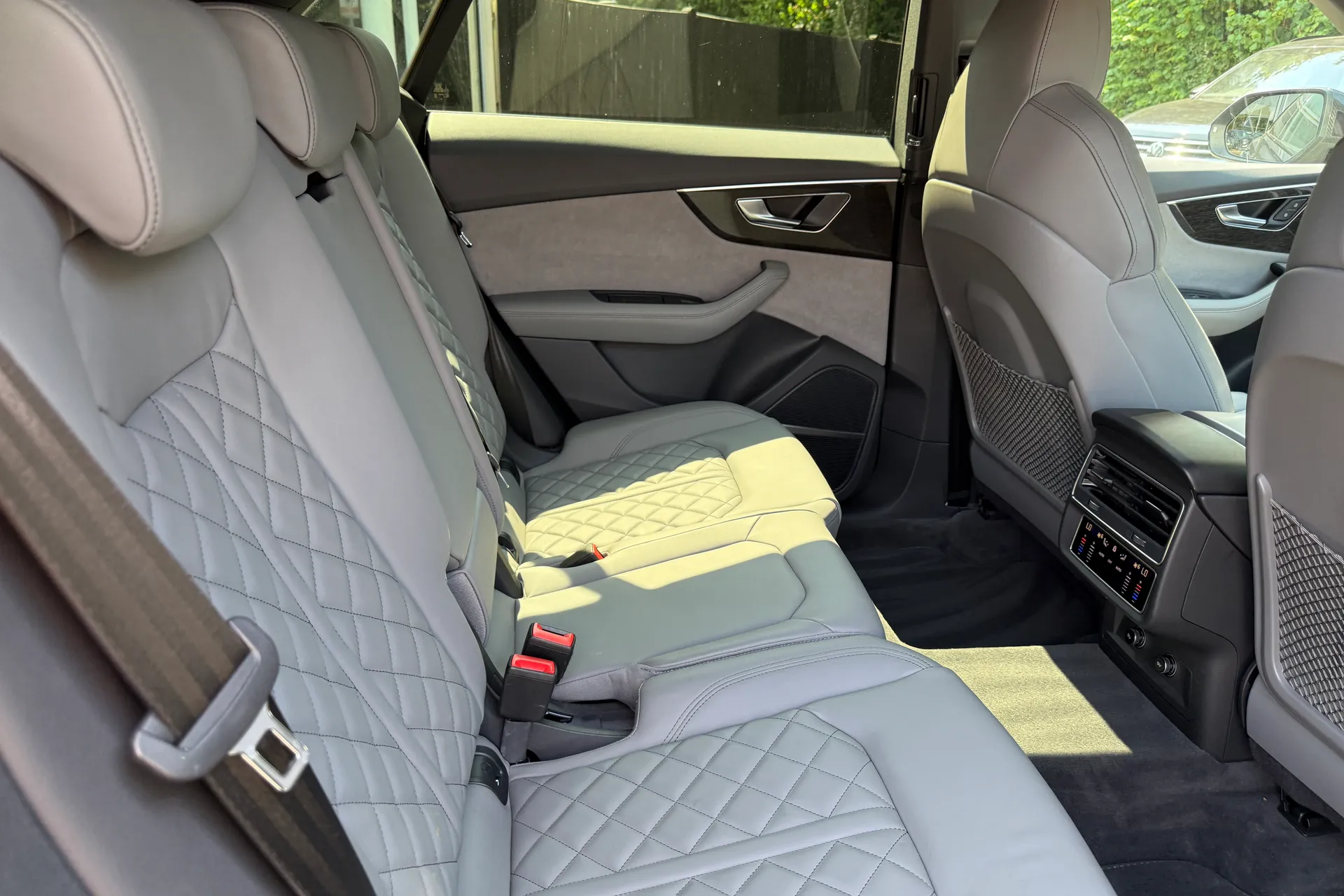 Audi Q8 thumbnail image number 36
