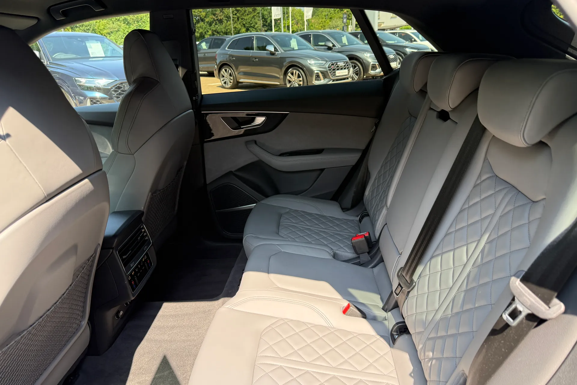 Audi Q8 thumbnail image number 51