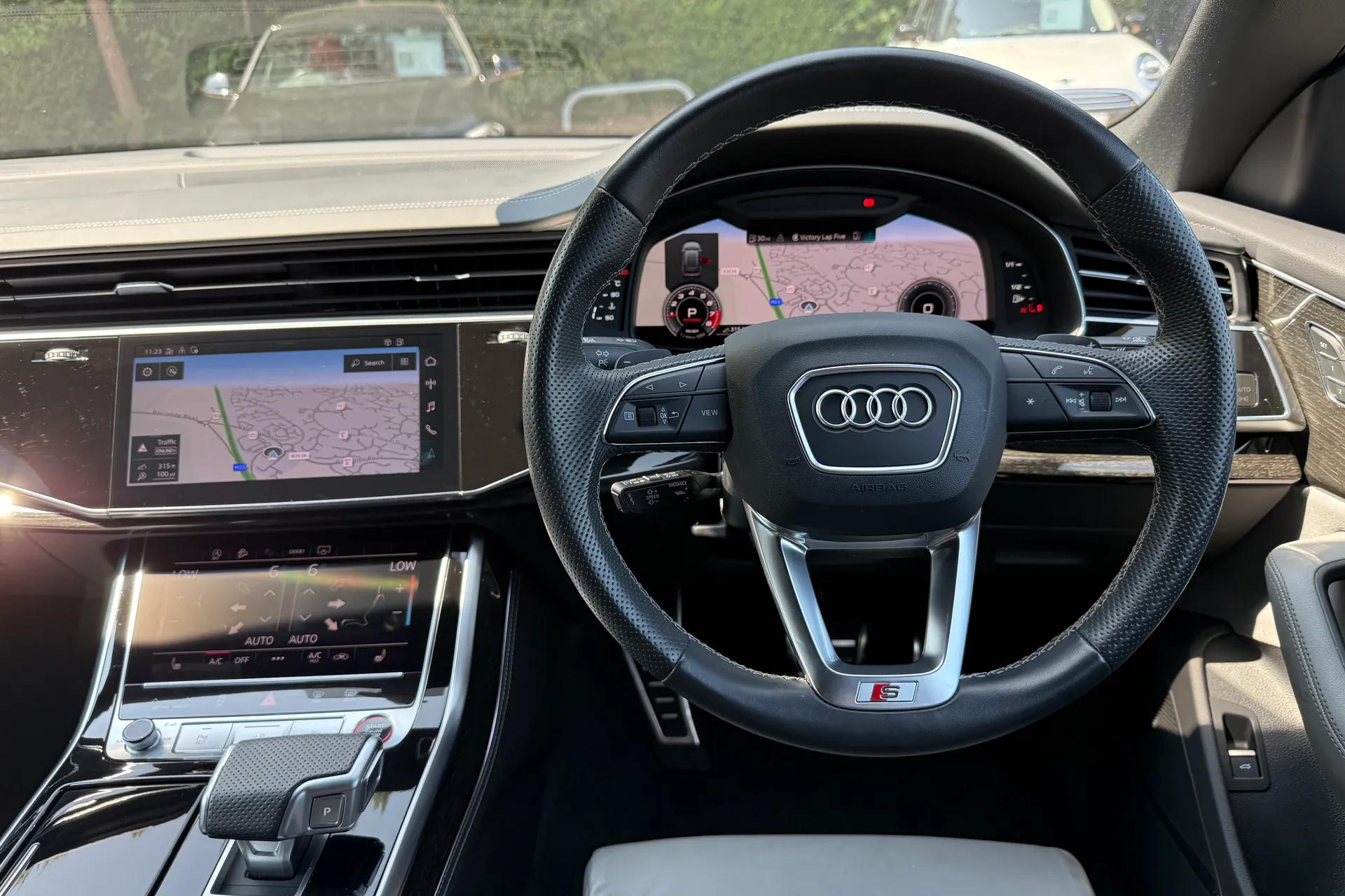Audi Q8 thumbnail image number 7