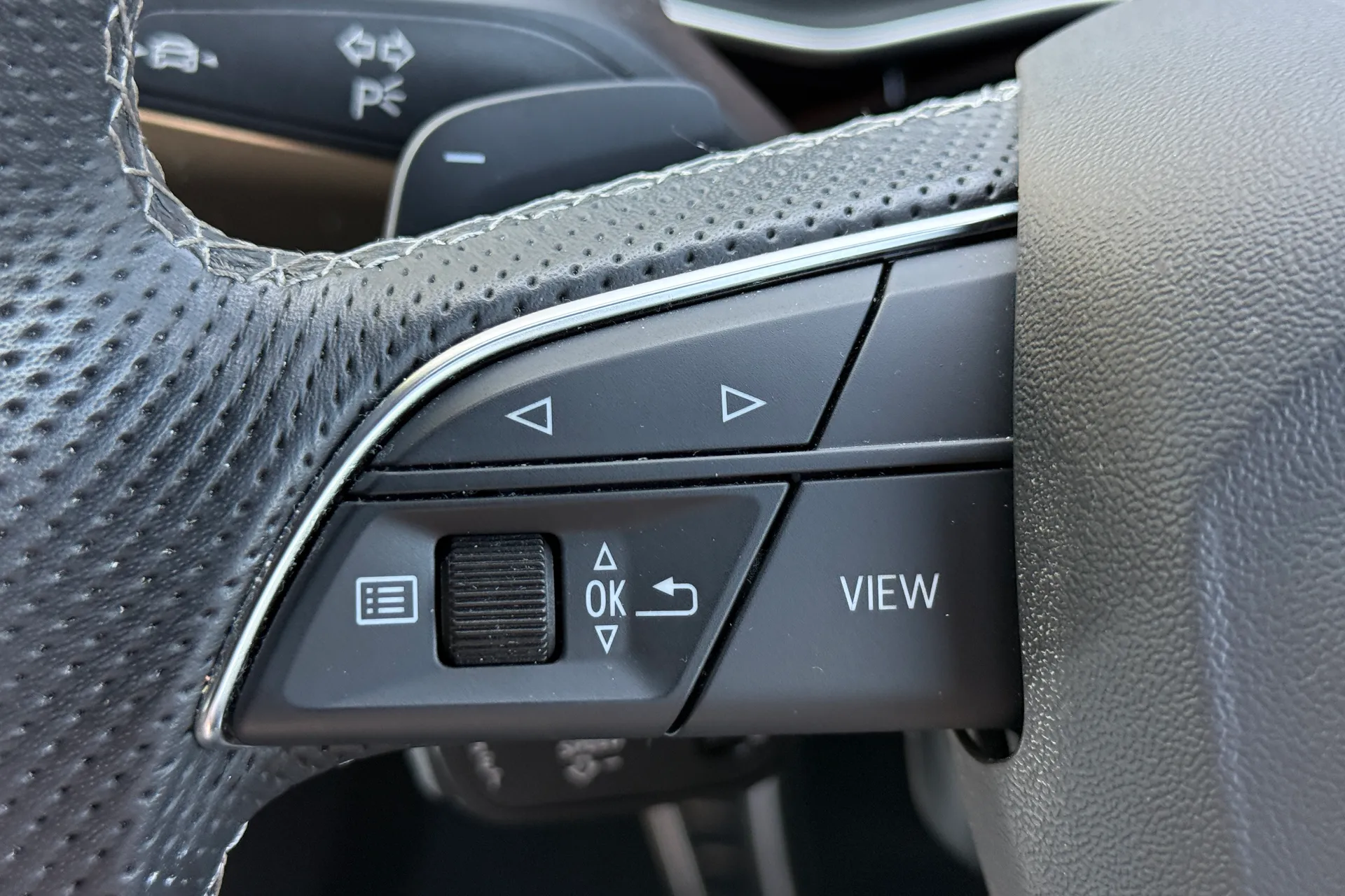 Audi Q8 thumbnail image number 25