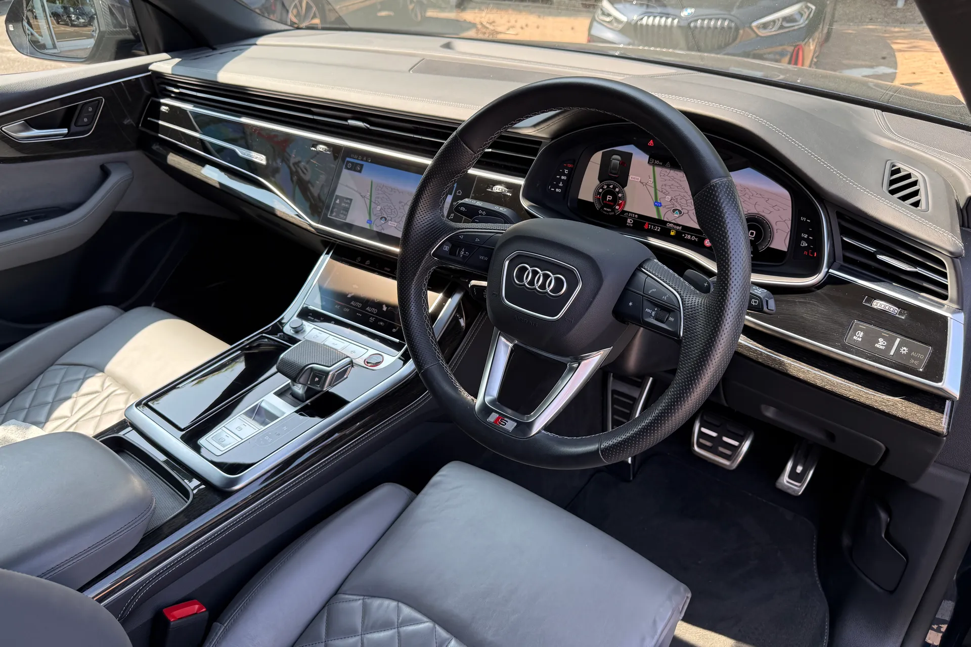 Audi Q8 thumbnail image number 30
