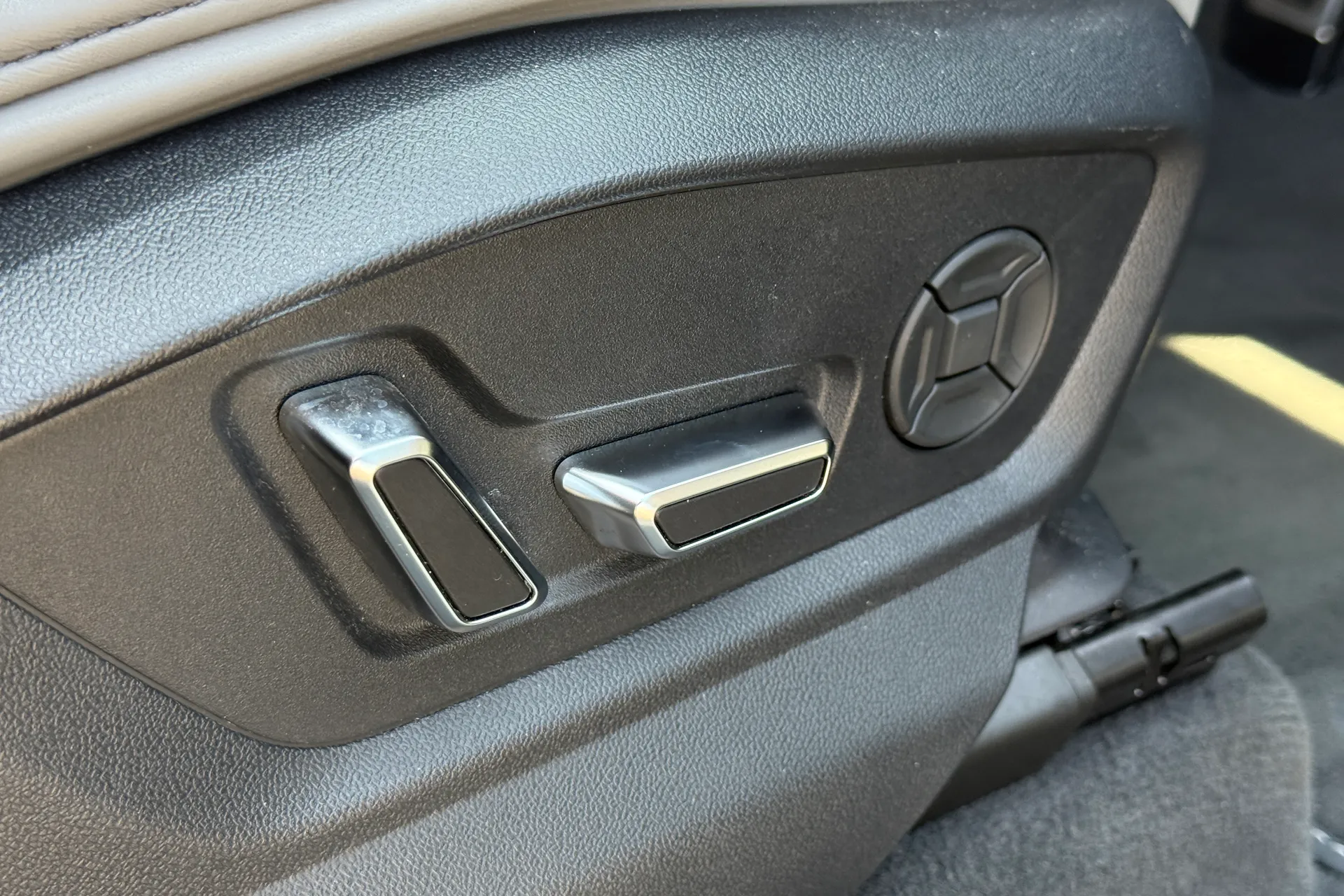 Audi Q8 thumbnail image number 29