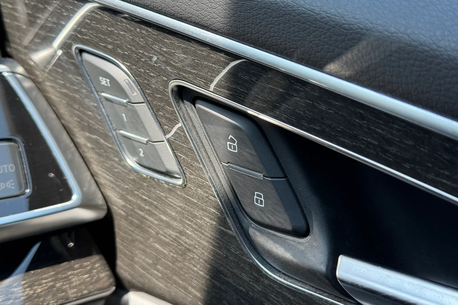 Audi Q8 thumbnail image number 24
