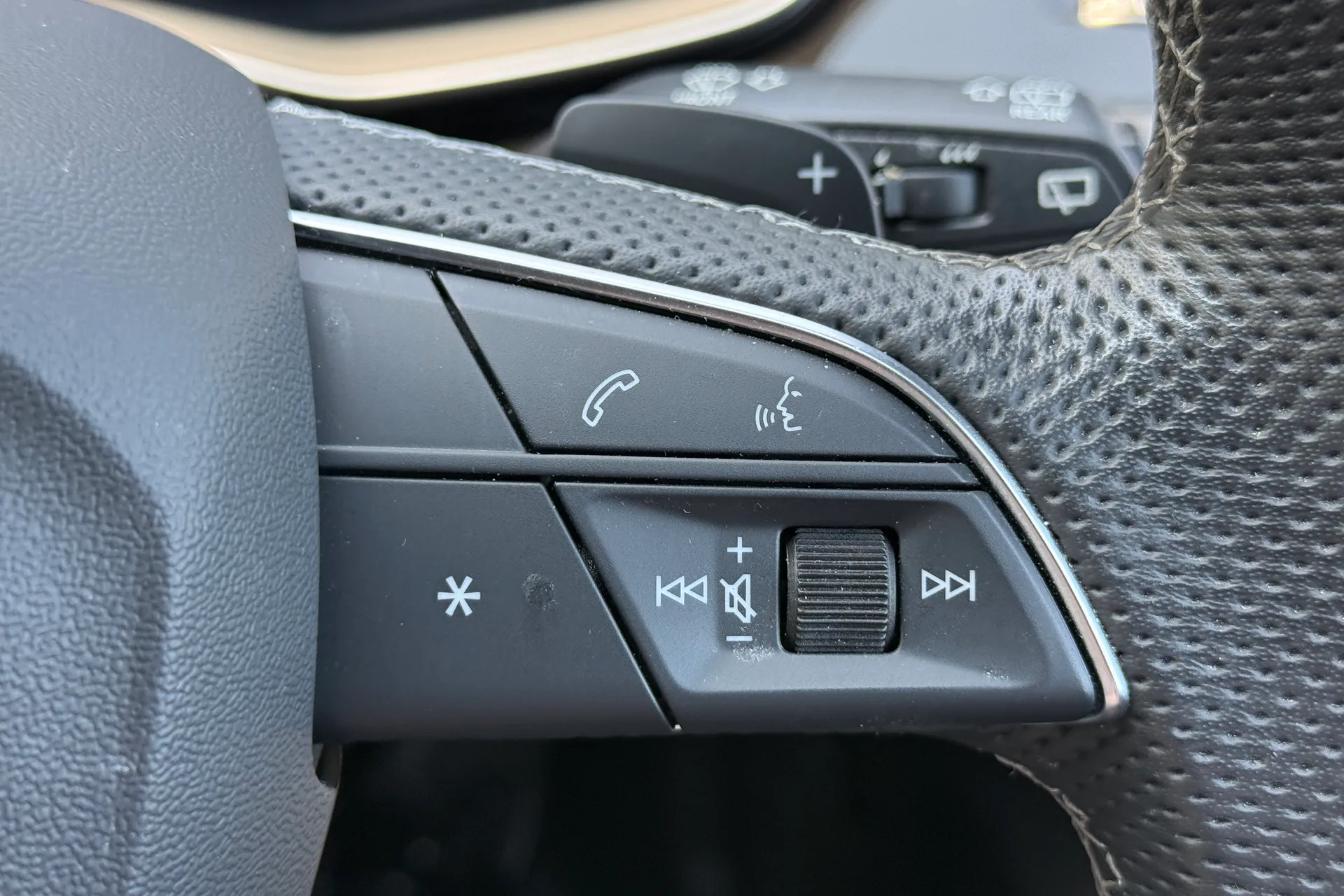 Audi Q8 thumbnail image number 26
