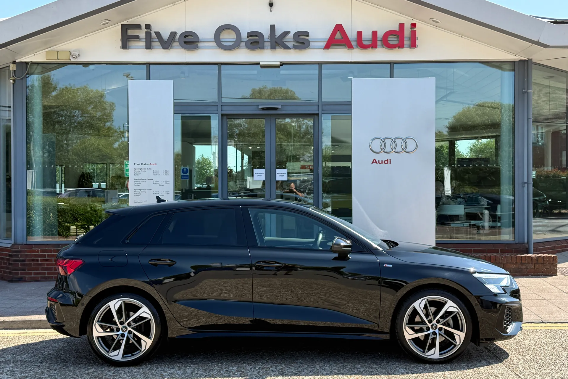 Audi A3 thumbnail image number 2