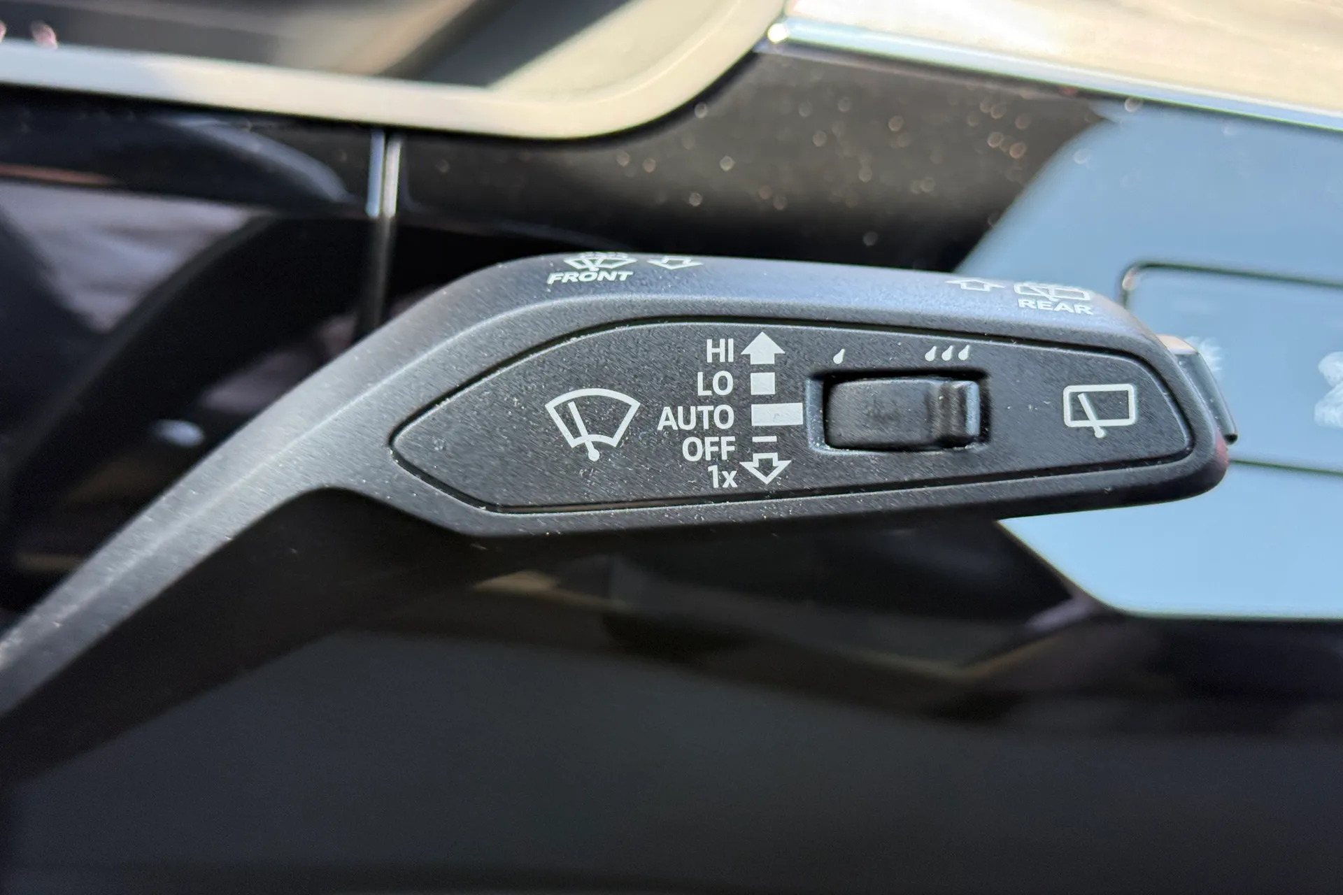 Audi e-tron thumbnail image number 19