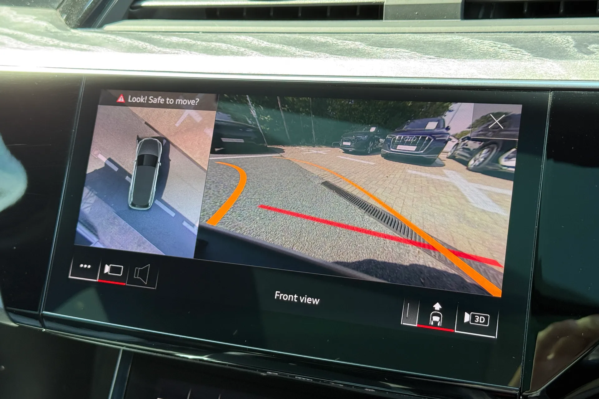 Audi e-tron thumbnail image number 7