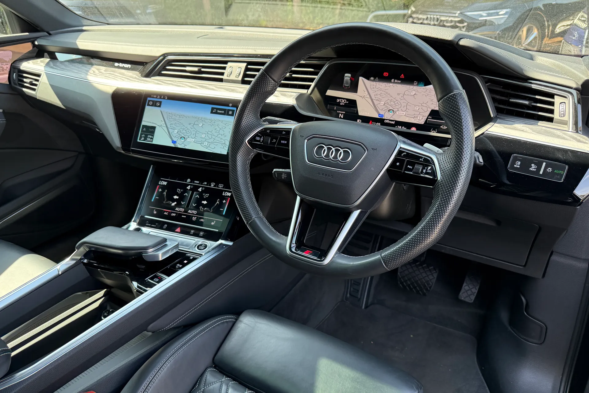 Audi e-tron thumbnail image number 31