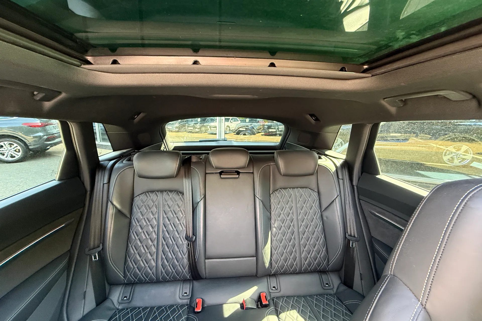 Audi e-tron thumbnail image number 35