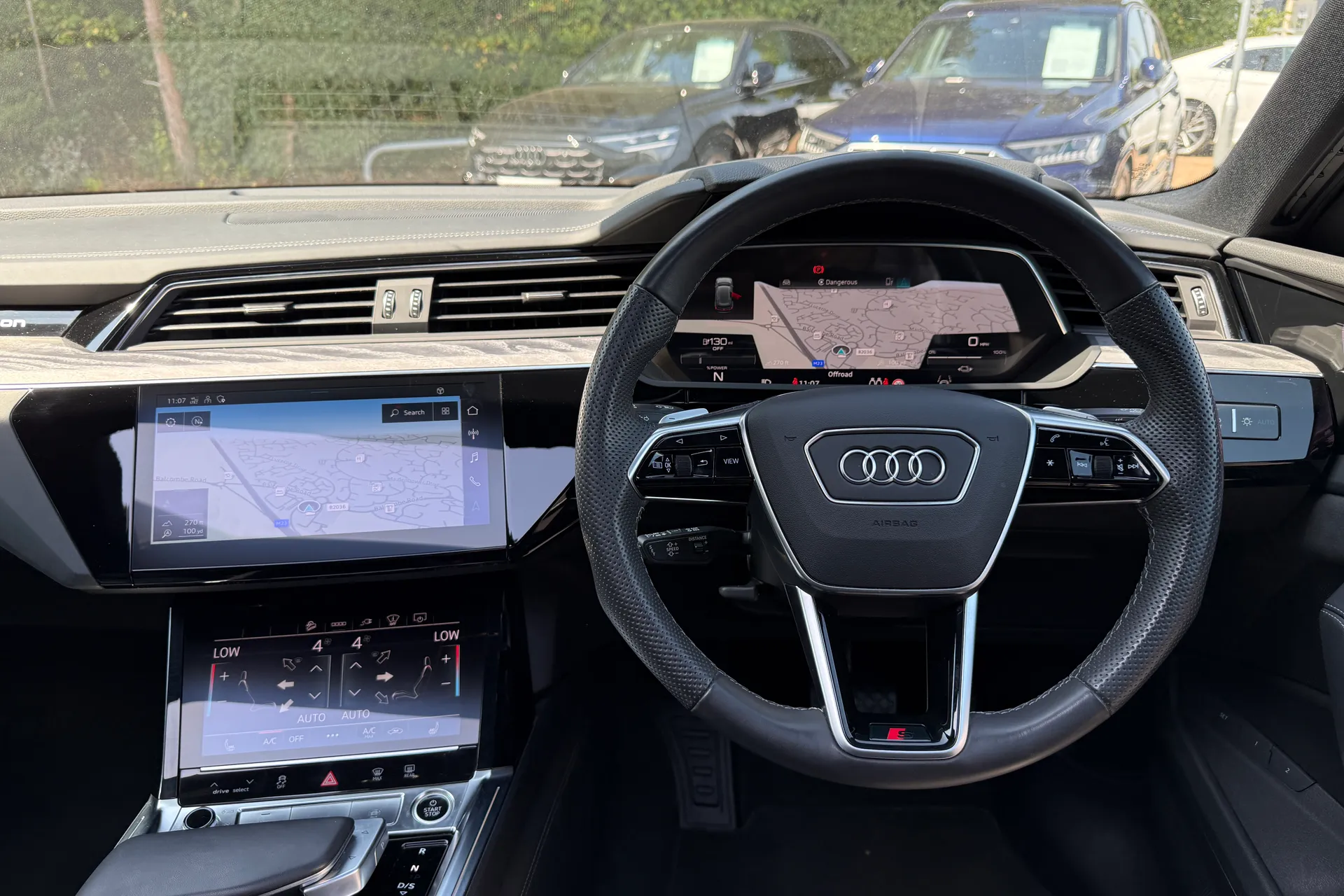 Audi e-tron thumbnail image number 44