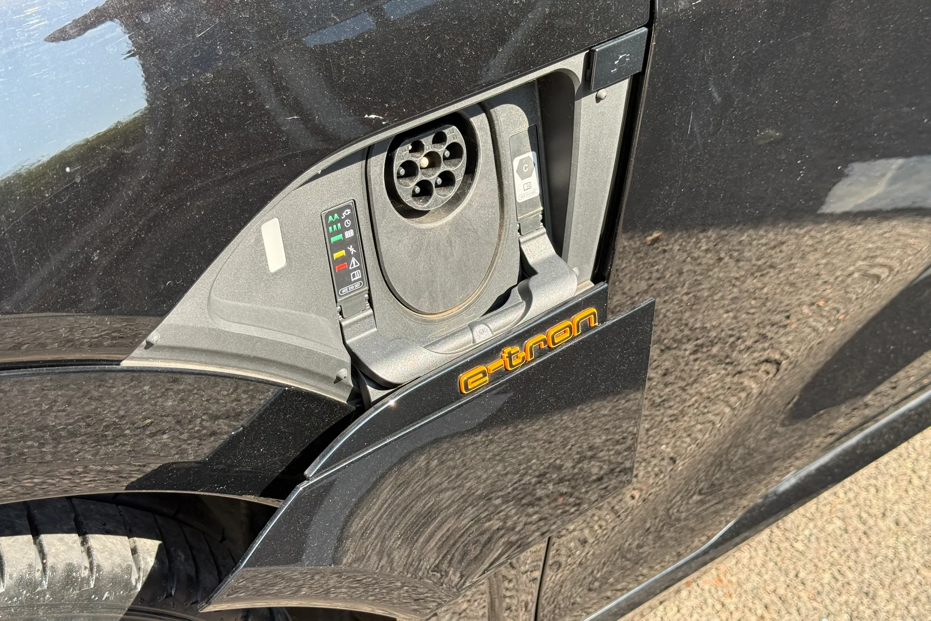 Audi e-tron thumbnail image number 58