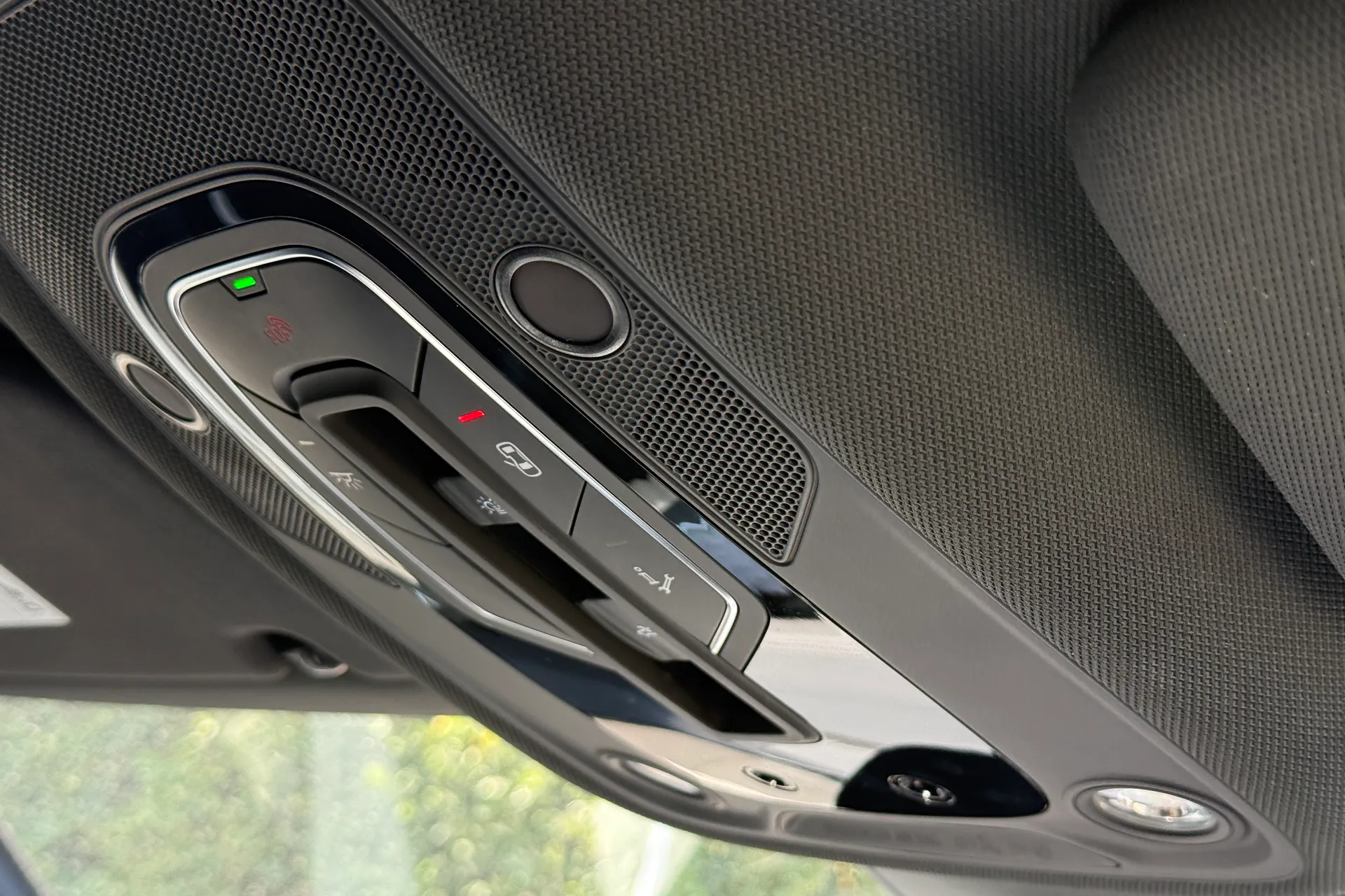 Audi e-tron thumbnail image number 27