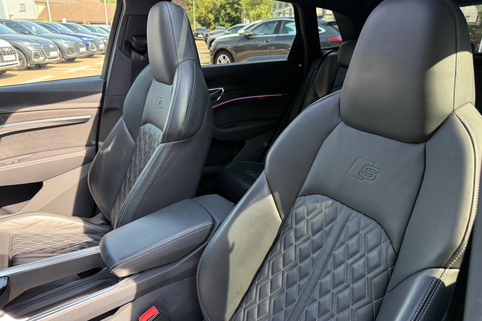 Audi e-tron thumbnail image number 56