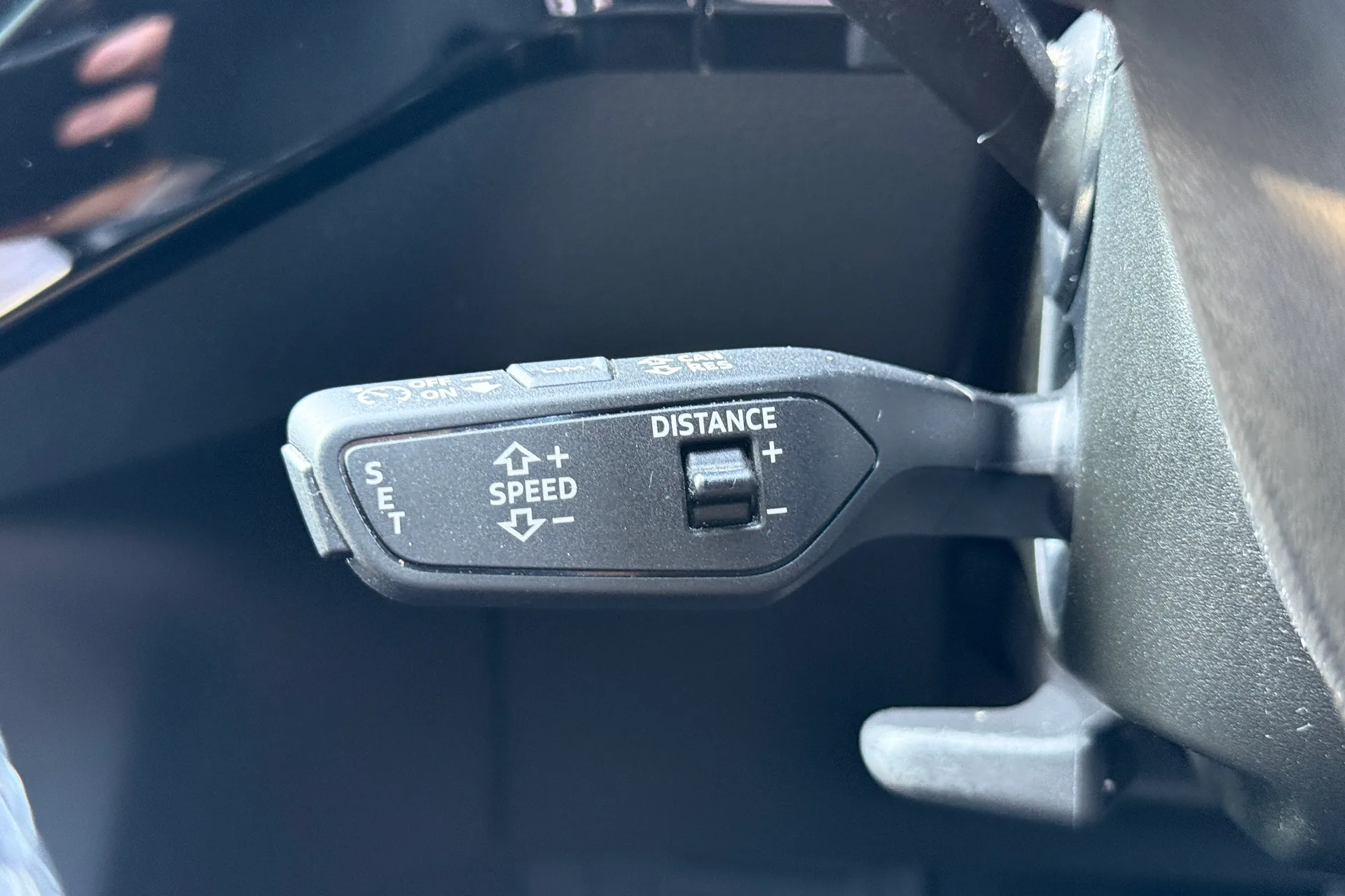 Audi e-tron thumbnail image number 17