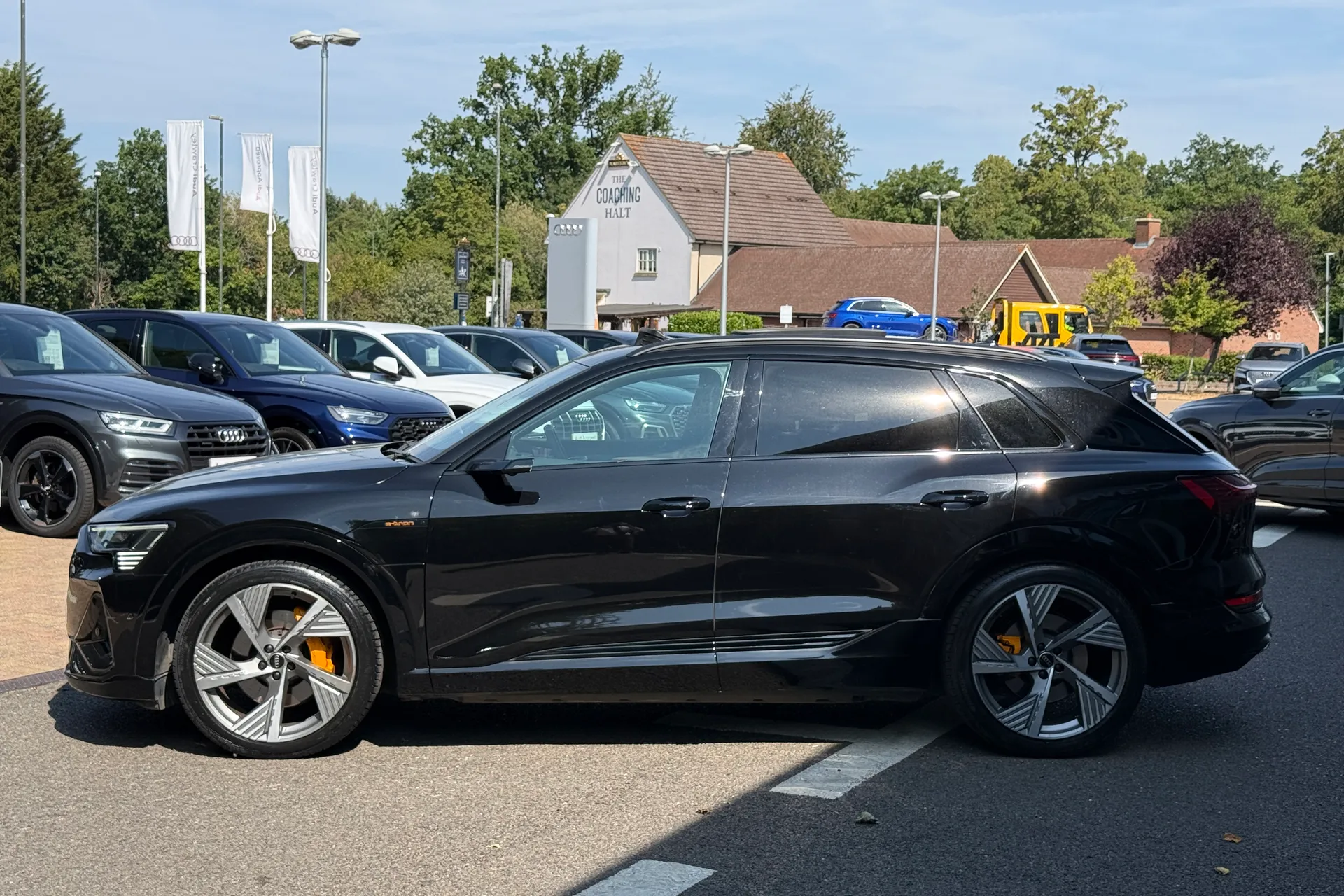 Audi e-tron thumbnail image number 51