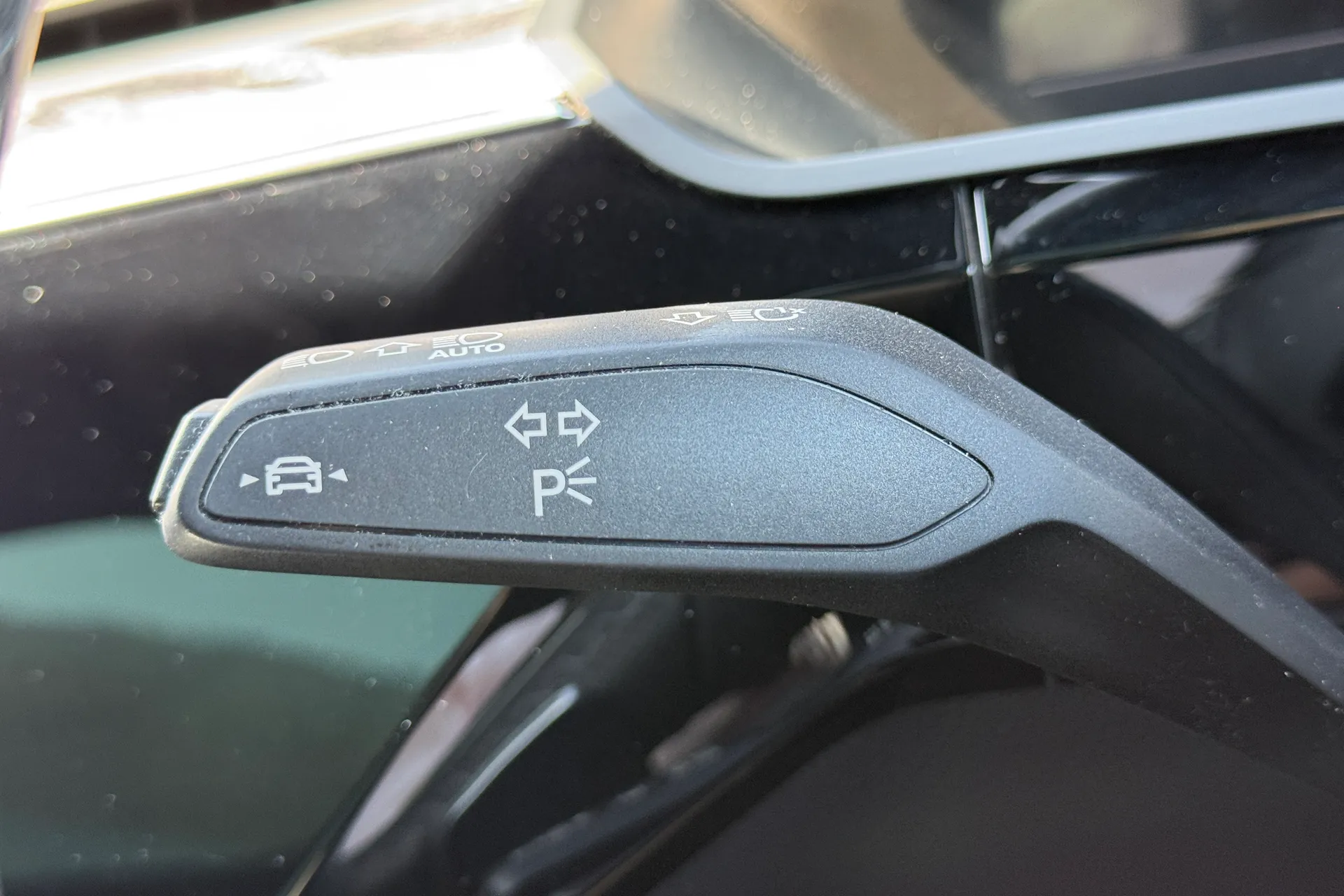 Audi e-tron thumbnail image number 18