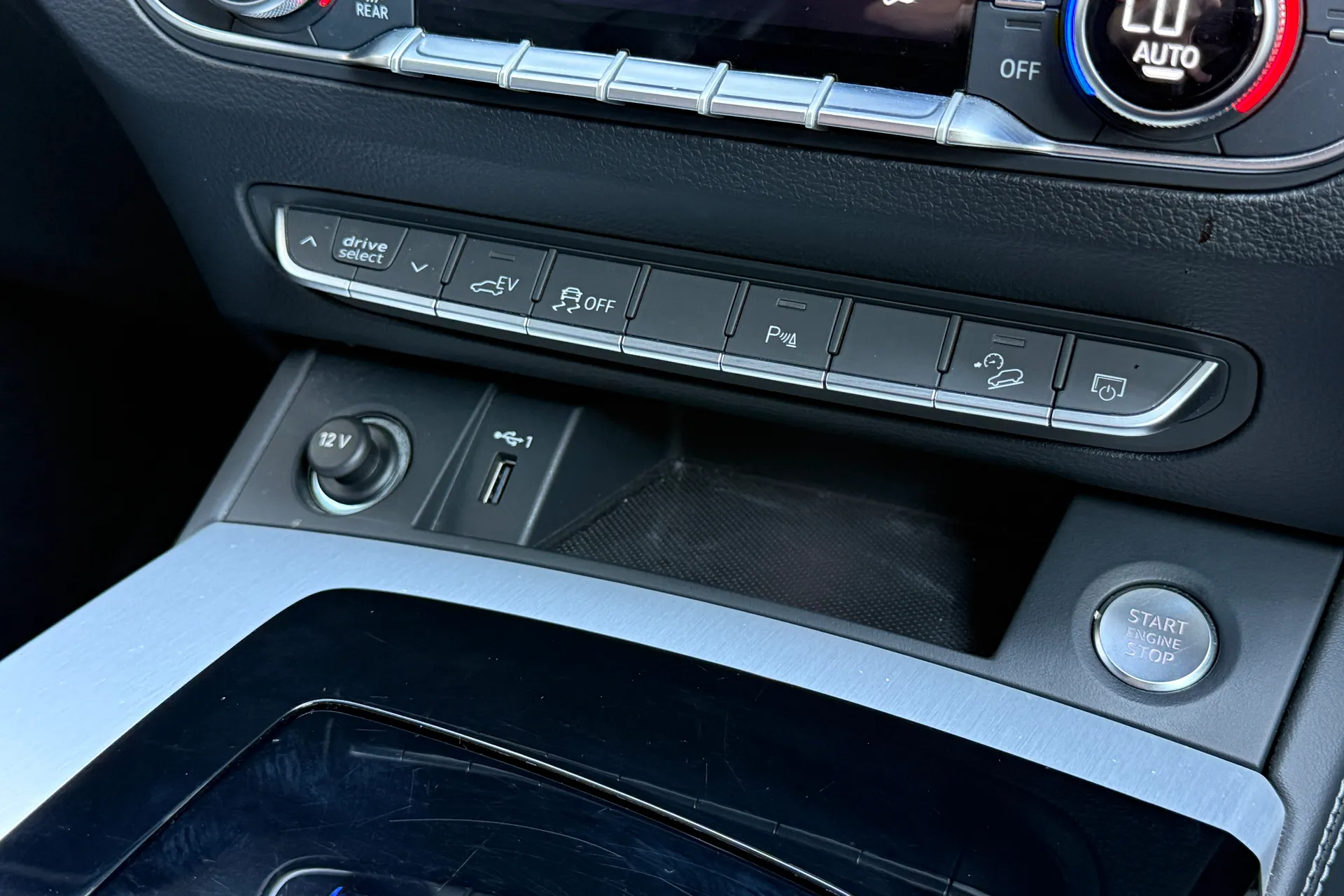 Audi Q5 thumbnail image number 32