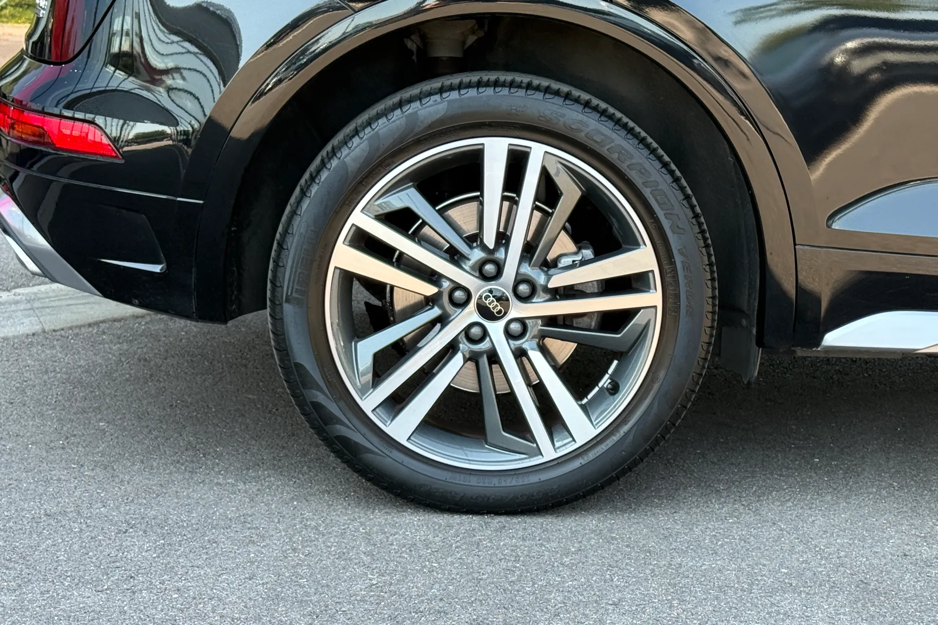 Audi Q5 thumbnail image number 17