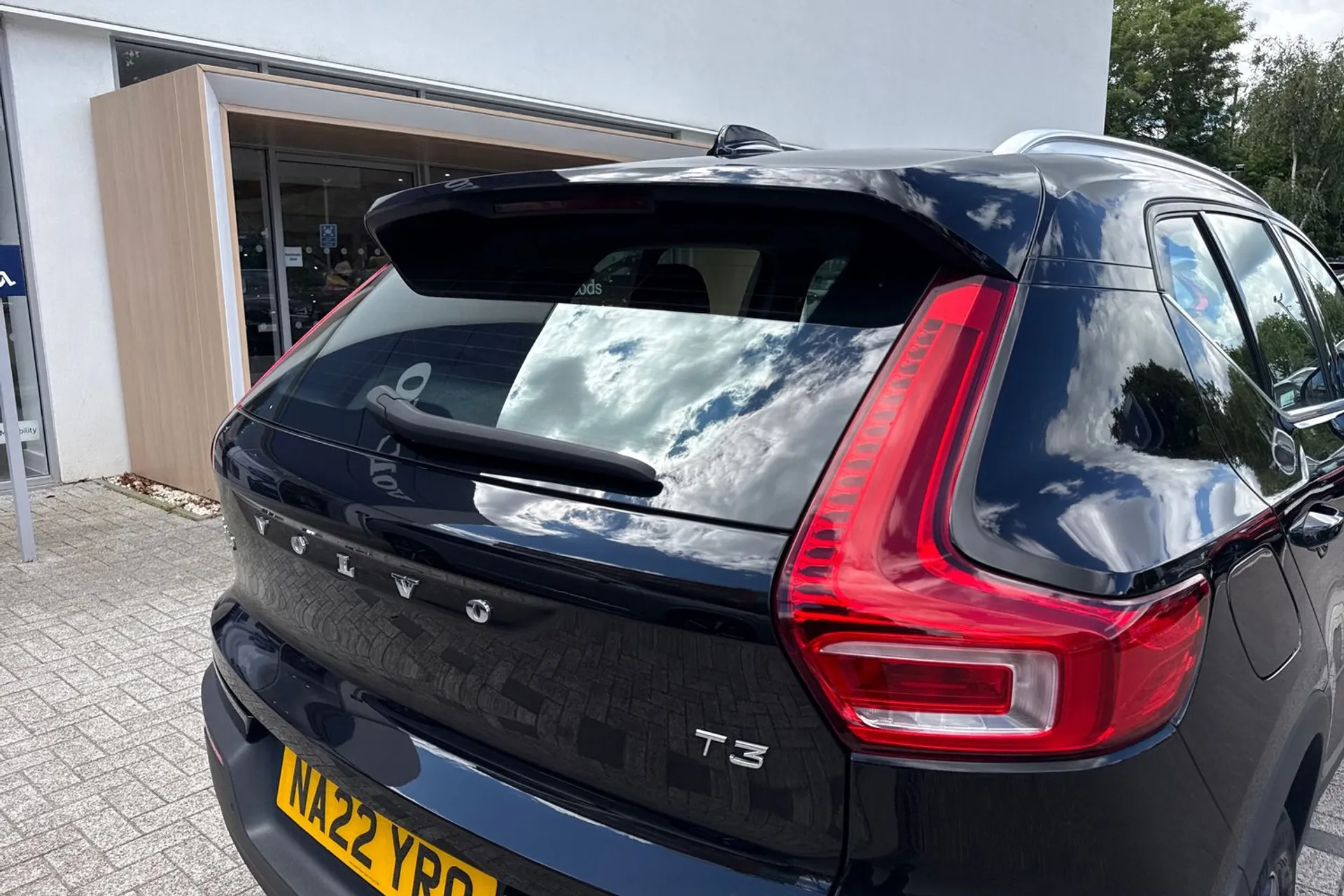 Volvo XC40 thumbnail image number 16