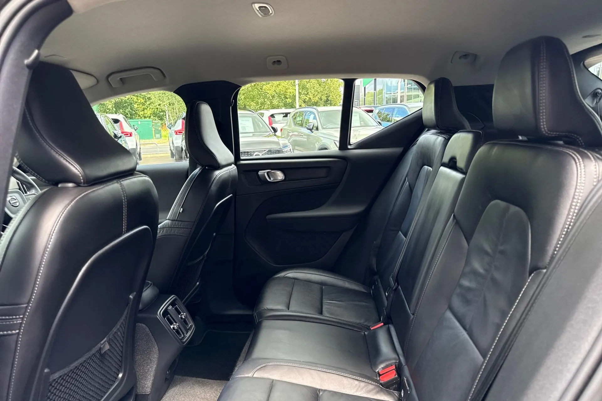 Volvo XC40 thumbnail image number 30