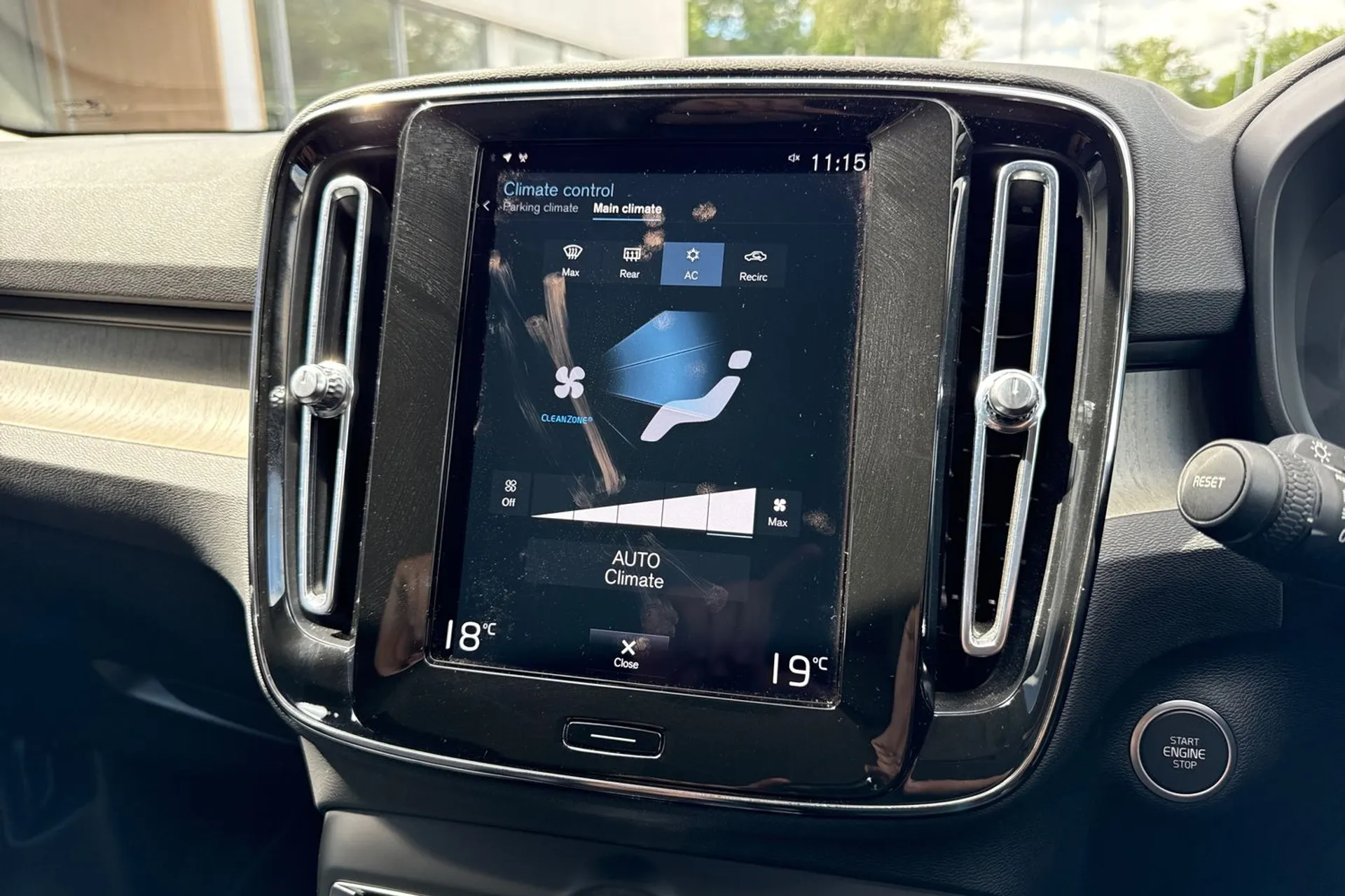 Volvo XC40 thumbnail image number 38