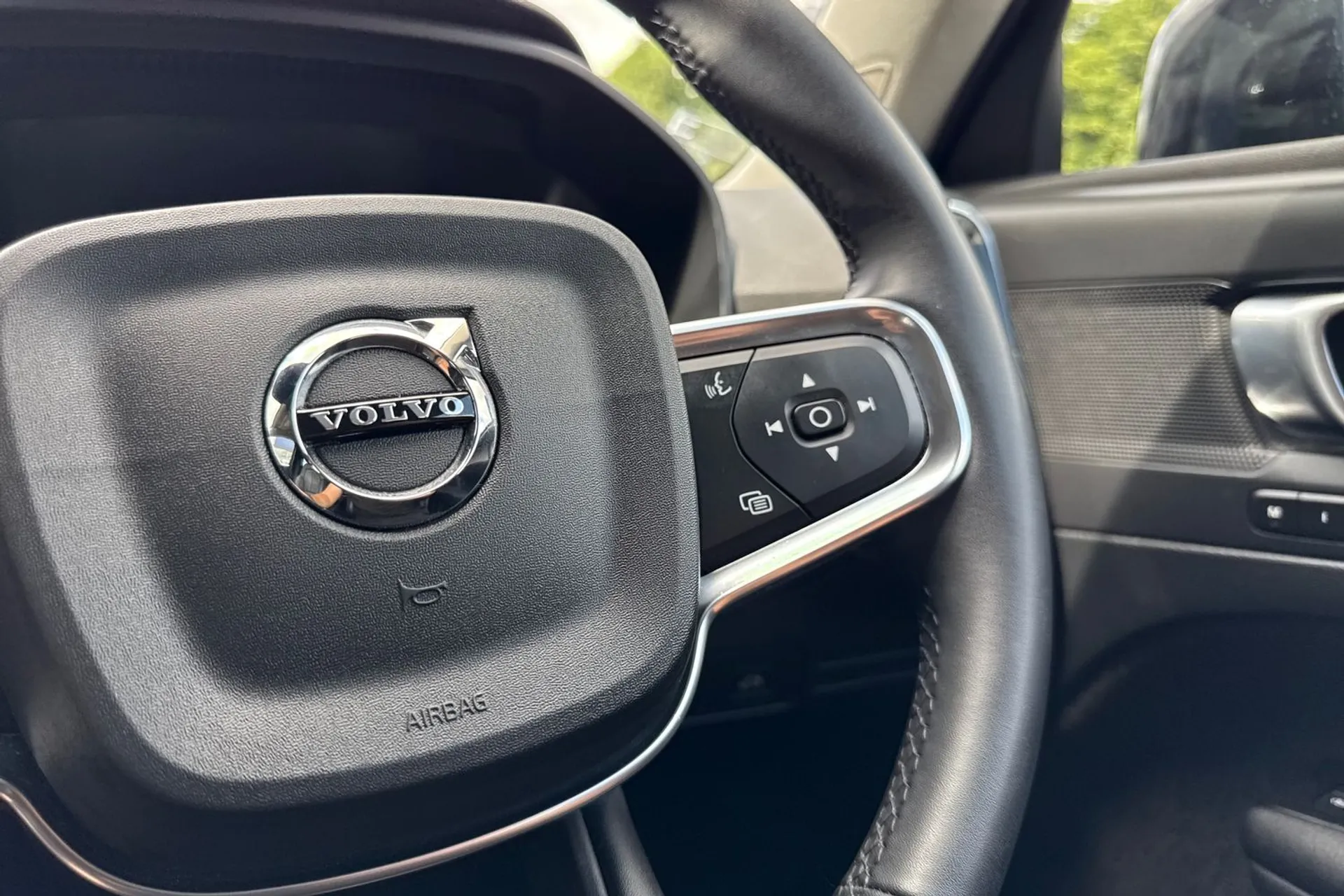 Volvo XC40 thumbnail image number 37
