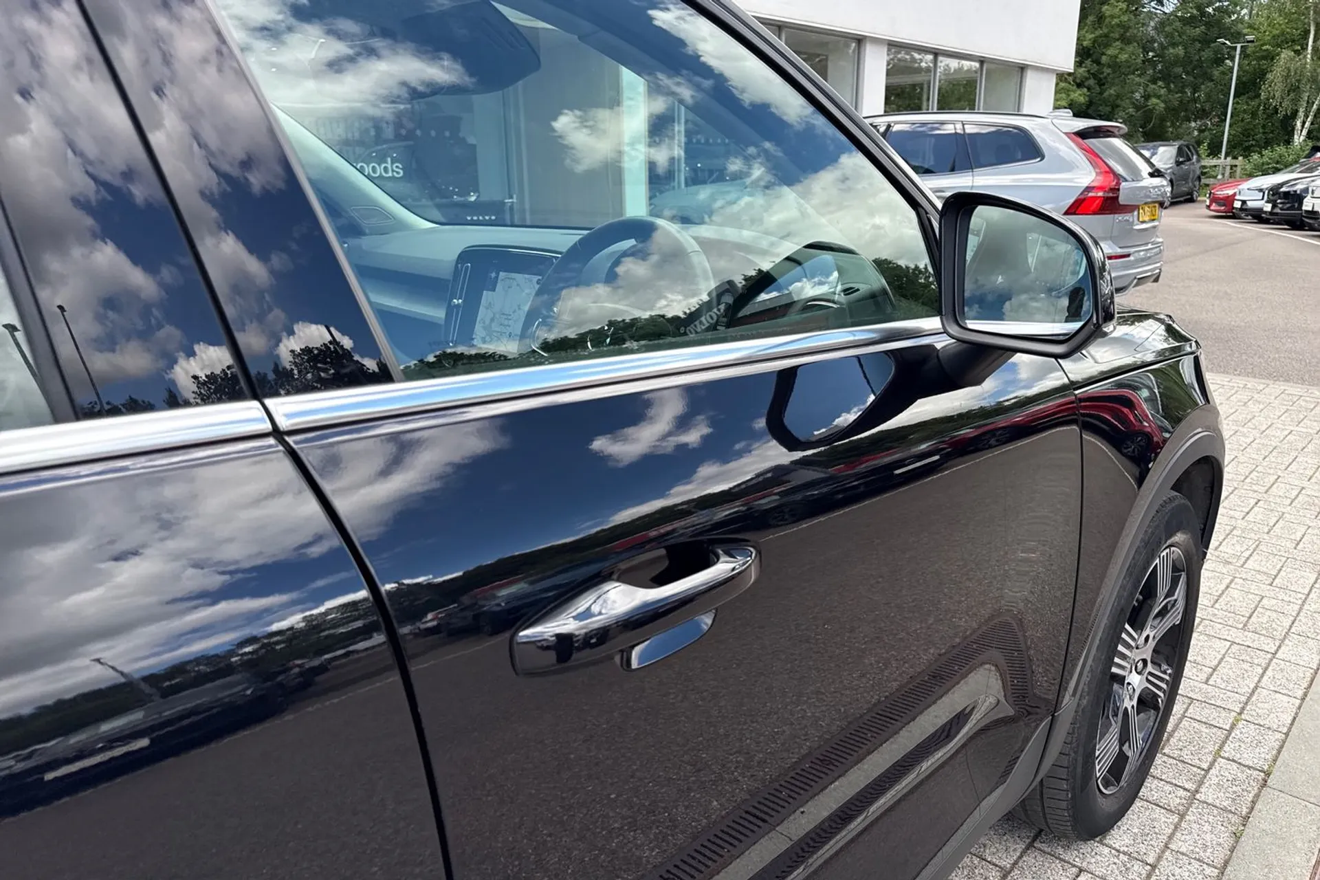 Volvo XC40 thumbnail image number 17