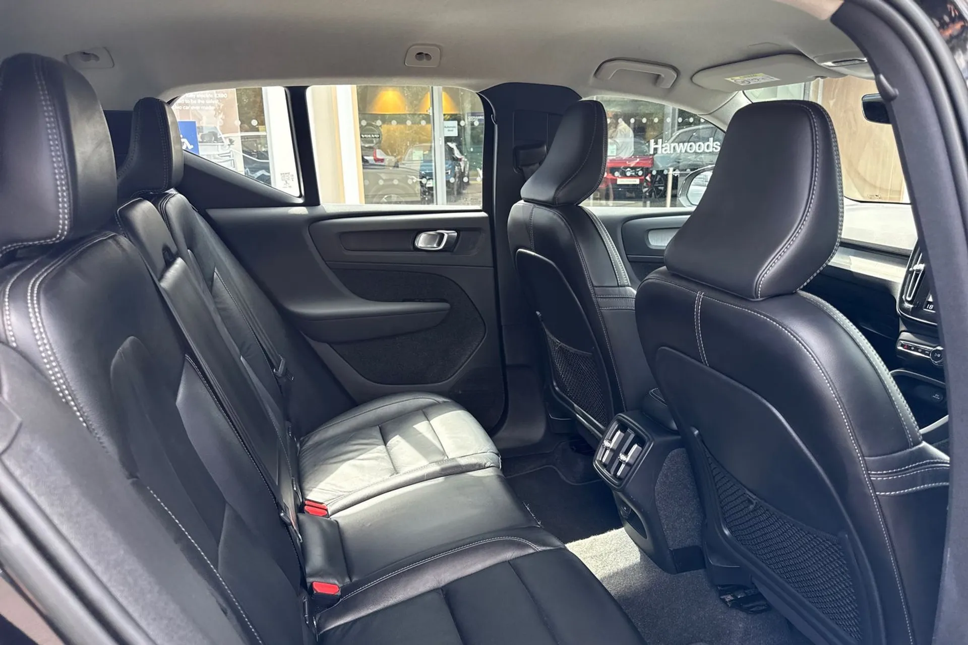 Volvo XC40 thumbnail image number 23