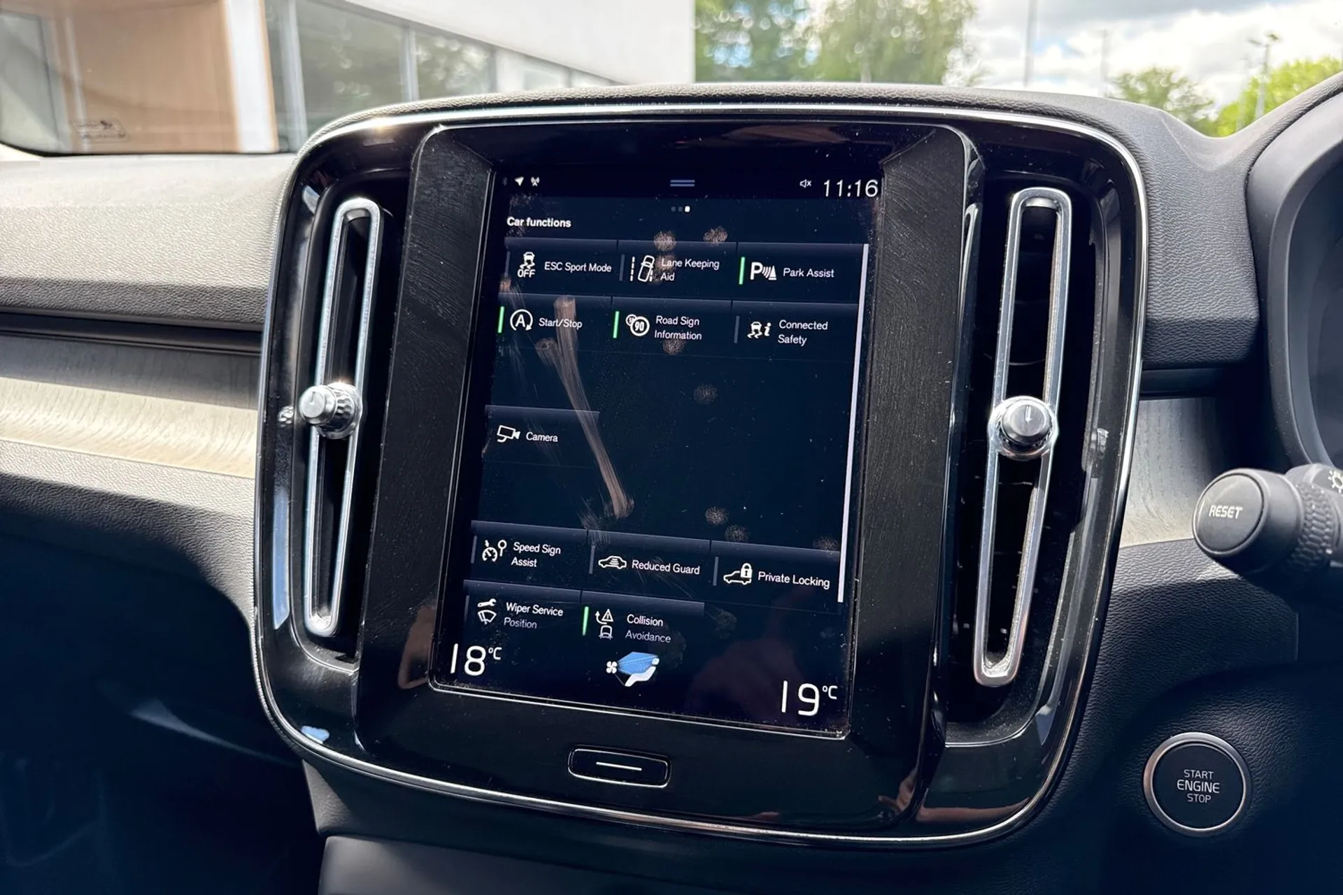 Volvo XC40 thumbnail image number 40