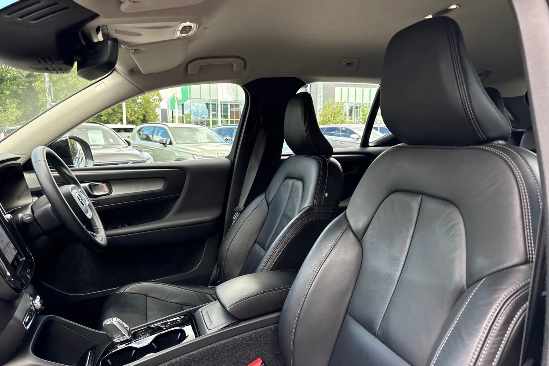 Volvo XC40 thumbnail image number 28