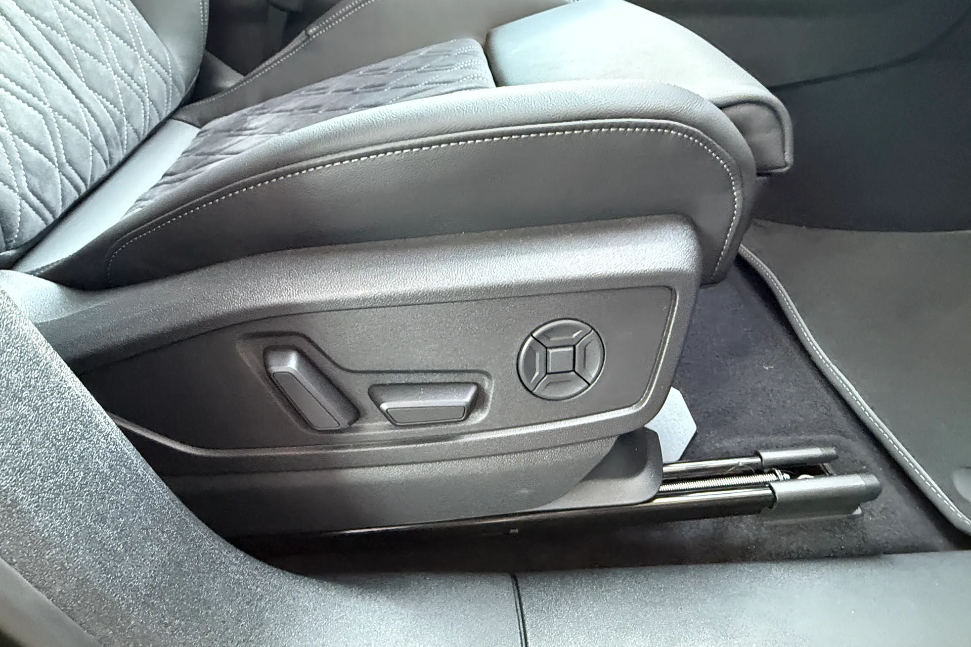Audi Q5 thumbnail image number 27