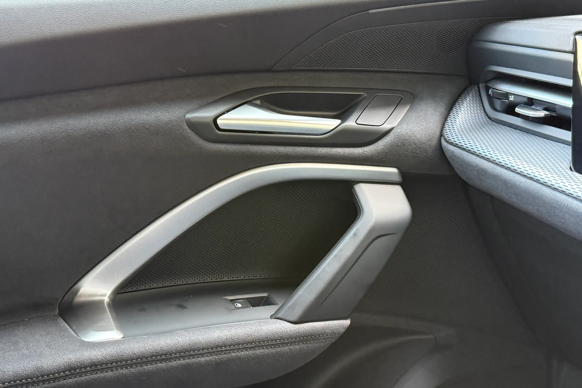 Audi Q5 thumbnail image number 24